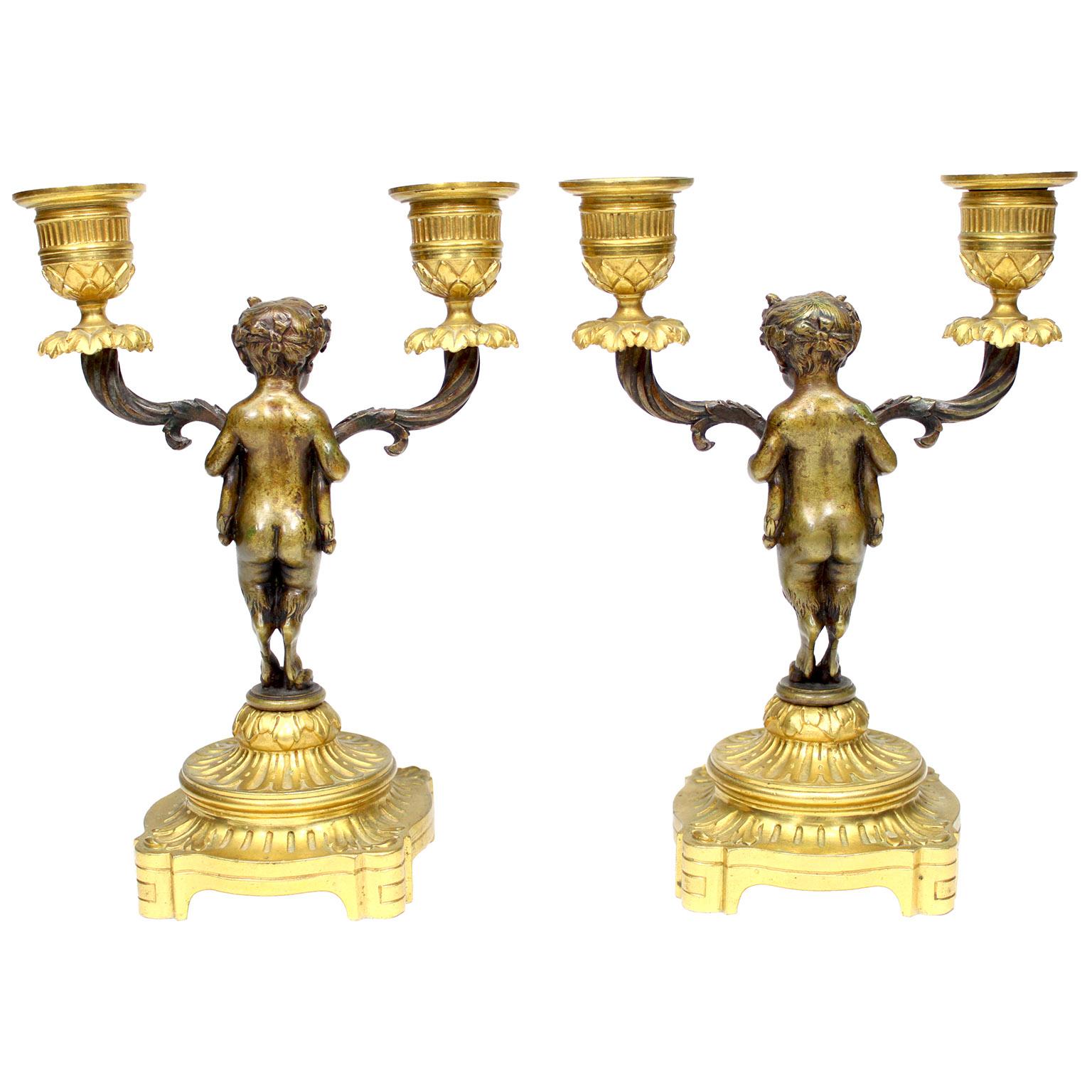 Pr Candelabro francés del siglo XIX, estilo Luis XV, de bronce, con forma de baco en popa Dorado en venta