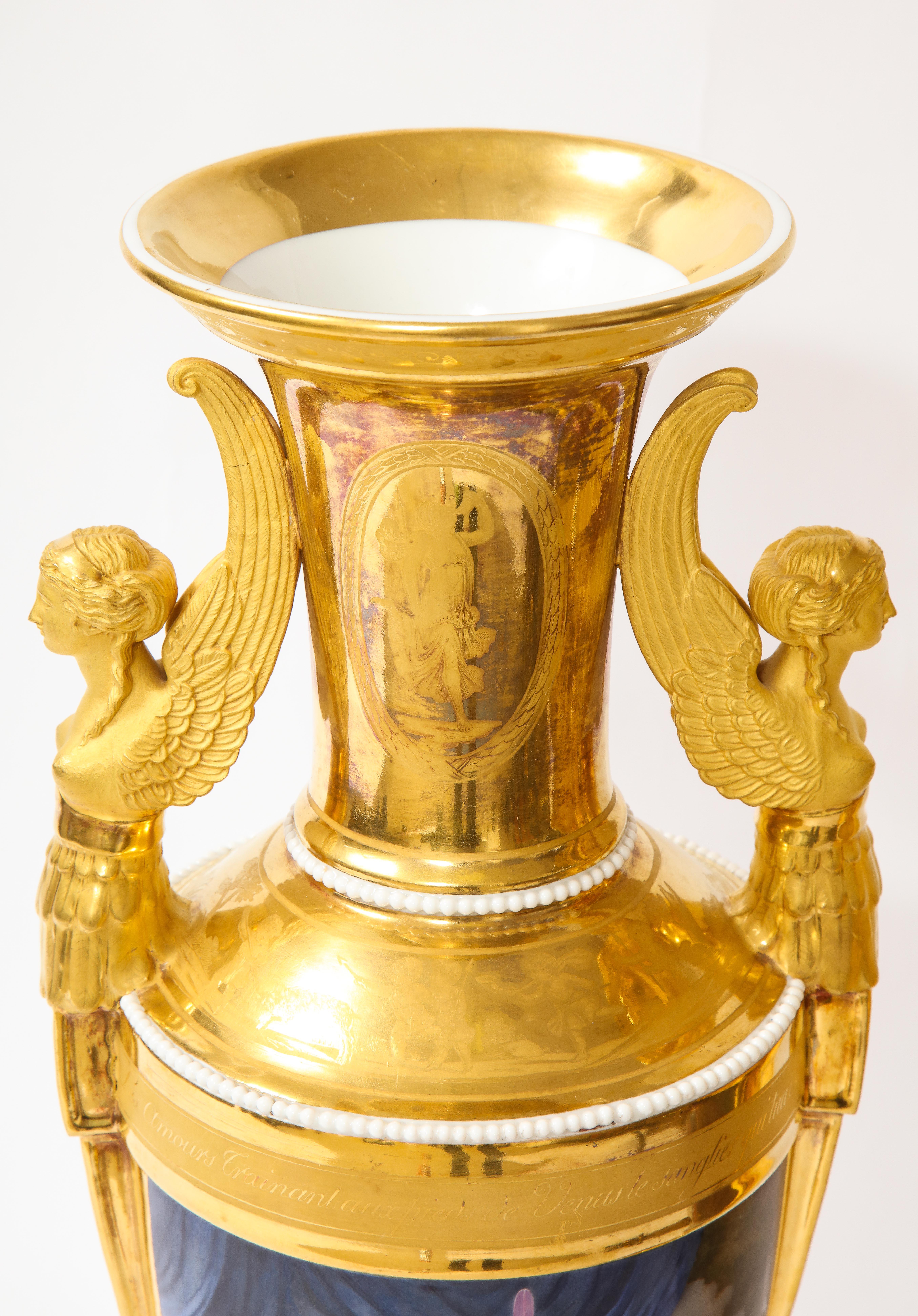 Paire de vases en porcelaine à 2 poignées représentant des scènes de Vénus de la Première Guerre mondiale en vente 4
