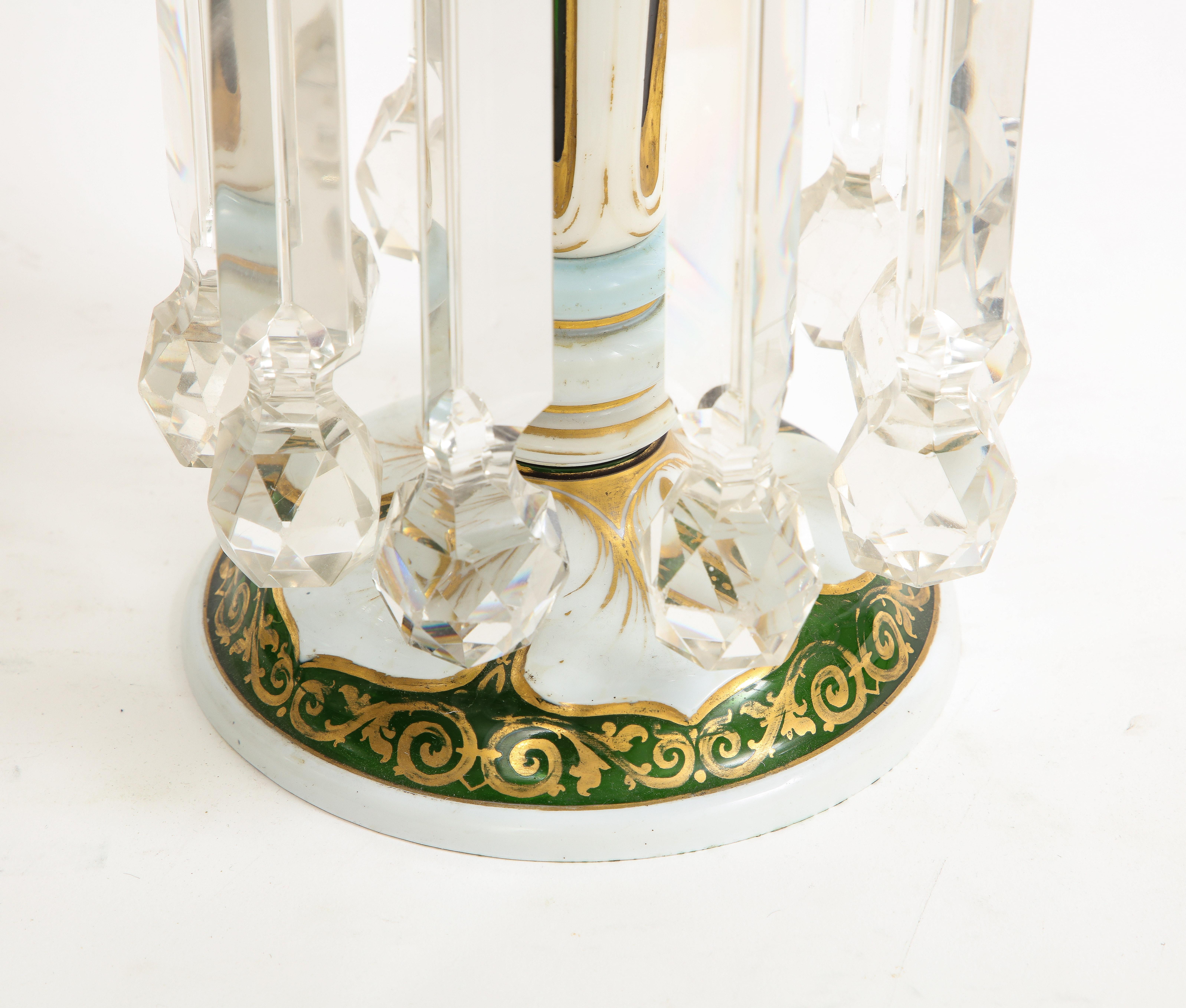 Pr  Attr. français Tableau de Baccarat à double superposition blanc à vert  Lustres en cristal en vente 8
