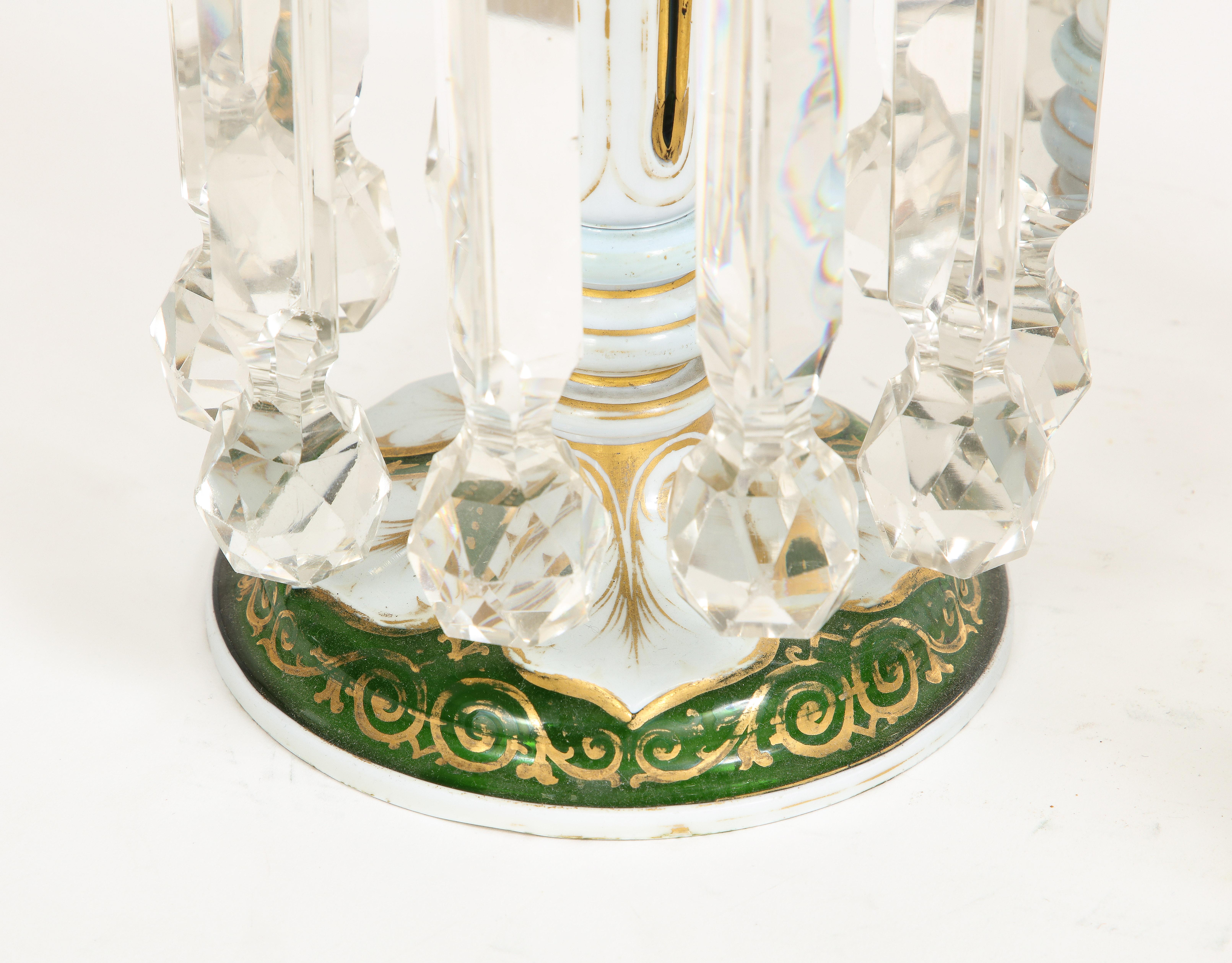 Pr  Attr. français Tableau de Baccarat à double superposition blanc à vert  Lustres en cristal en vente 9