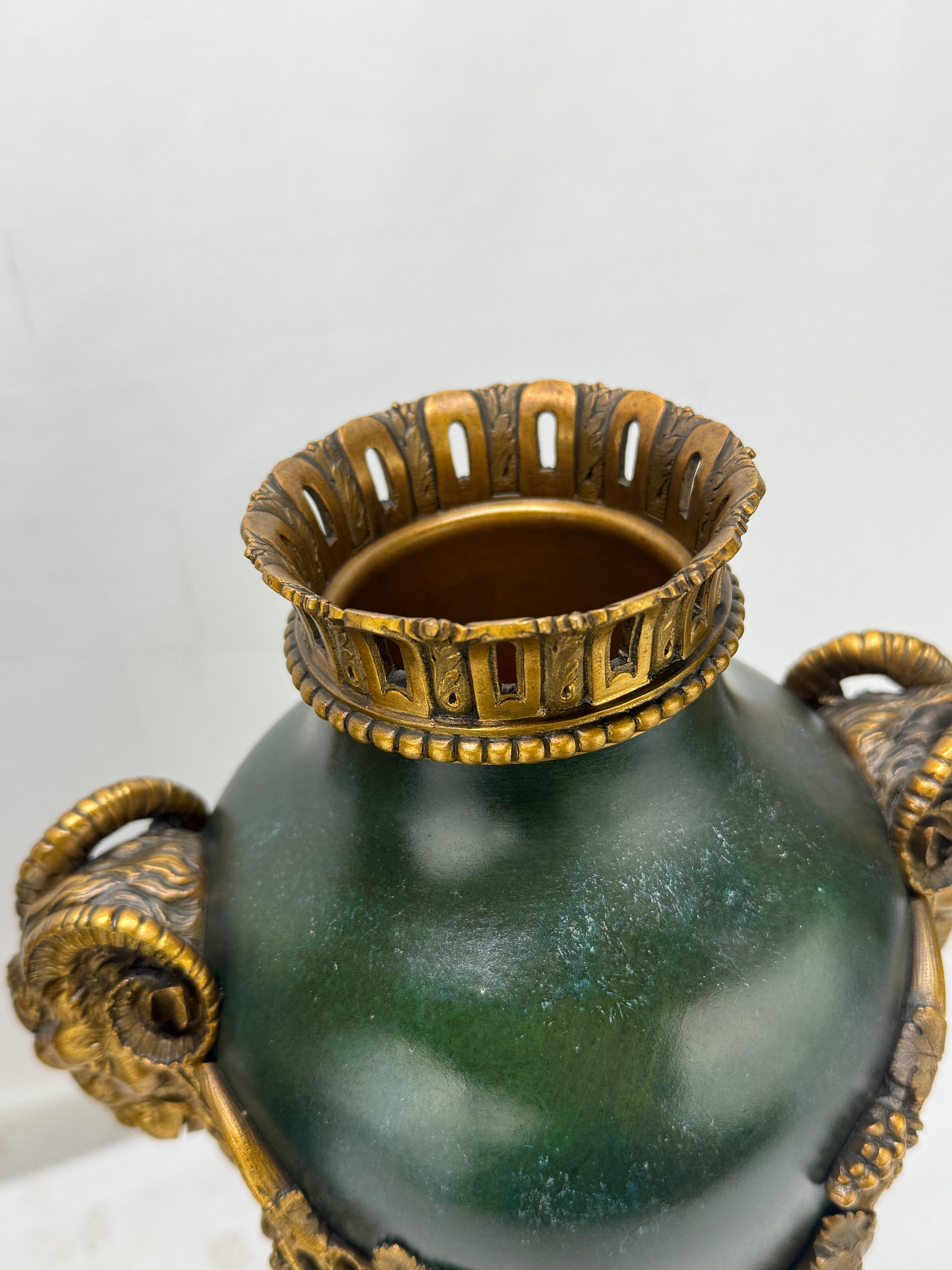Pr, Jarrones de bronce dorado y patinado de Fumière et Cie, Paris, Renacimiento del Imperio francés en venta 3