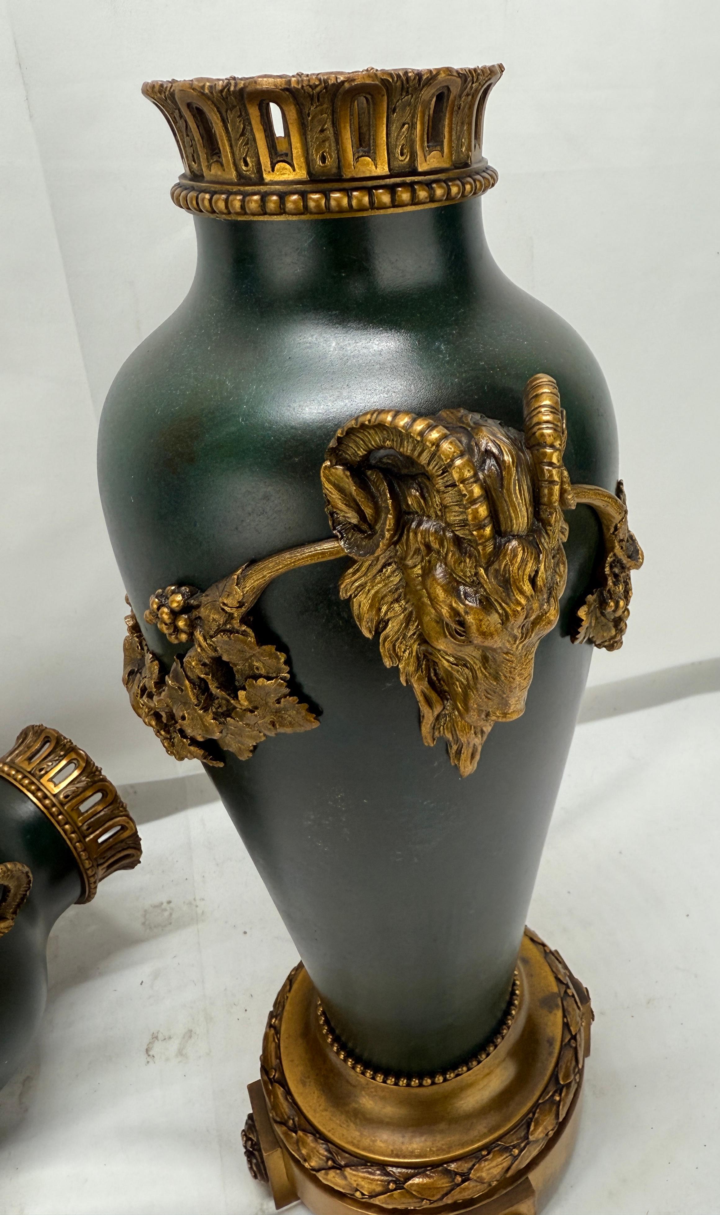 Pr, Jarrones de bronce dorado y patinado de Fumière et Cie, Paris, Renacimiento del Imperio francés en venta 11