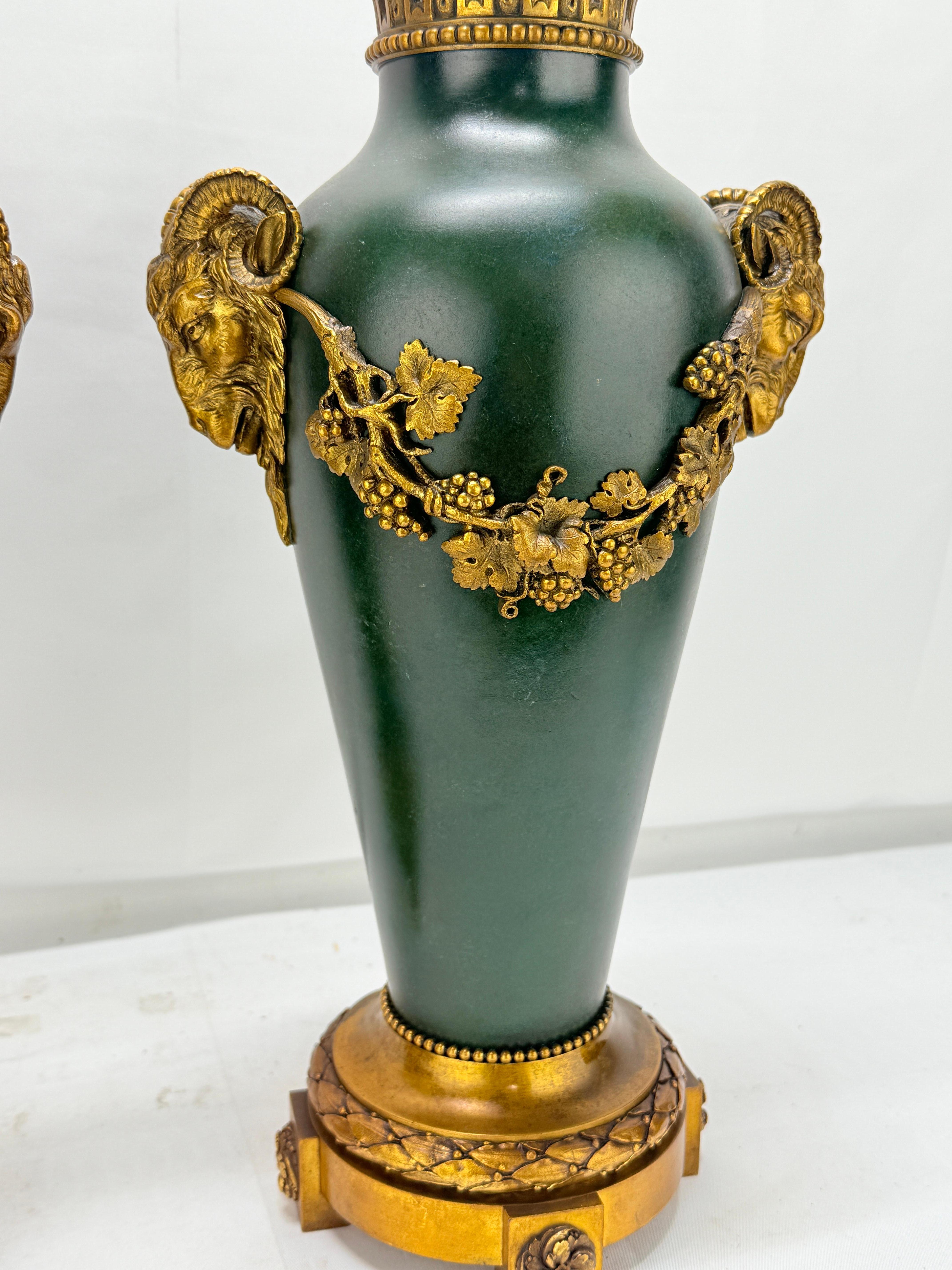 Pr, Jarrones de bronce dorado y patinado de Fumière et Cie, Paris, Renacimiento del Imperio francés Renacimiento del imperio en venta