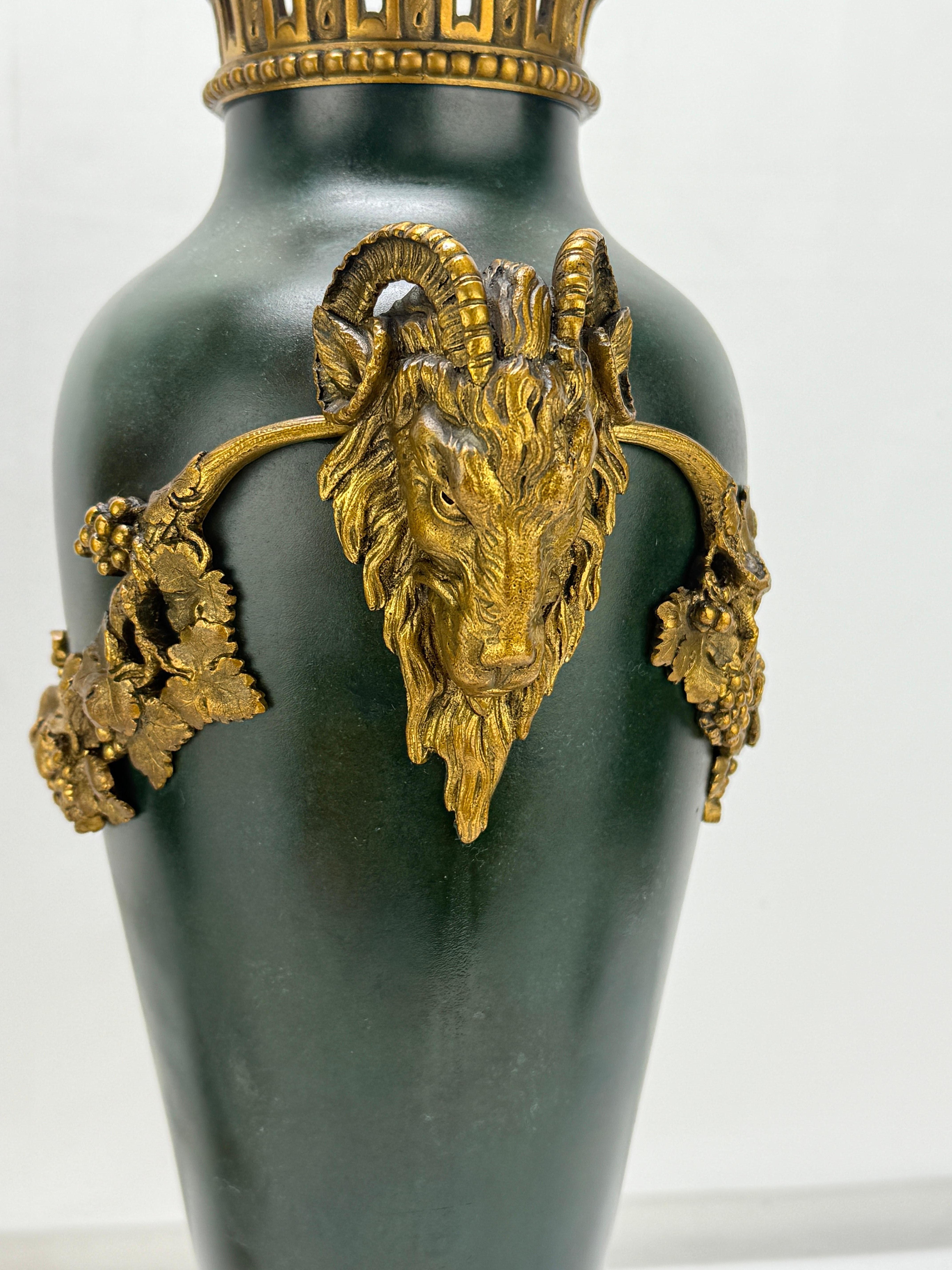 Pr, Jarrones de bronce dorado y patinado de Fumière et Cie, Paris, Renacimiento del Imperio francés en Bueno estado para la venta en Atlanta, GA