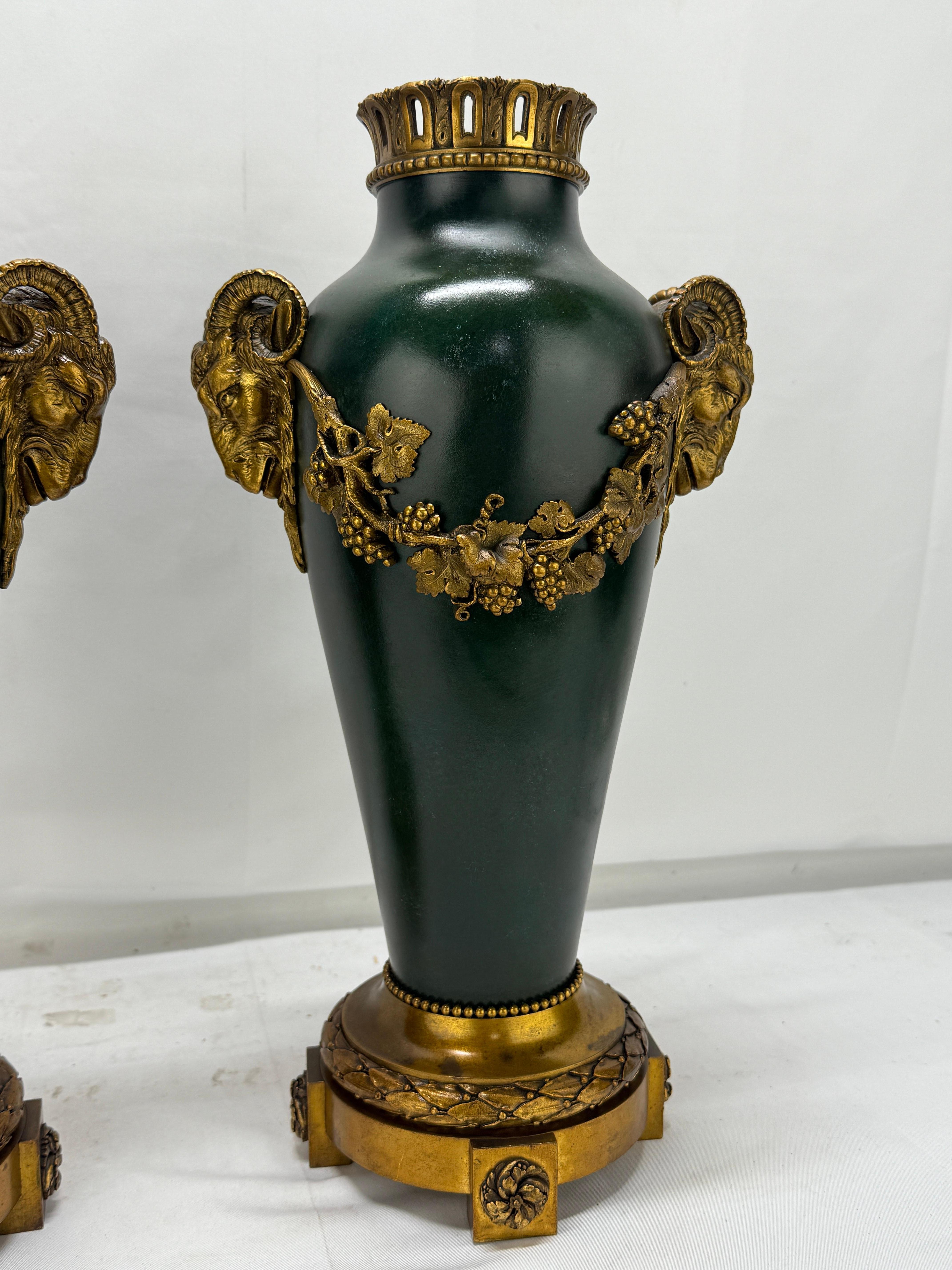 Pr, Jarrones de bronce dorado y patinado de Fumière et Cie, Paris, Renacimiento del Imperio francés en venta 1
