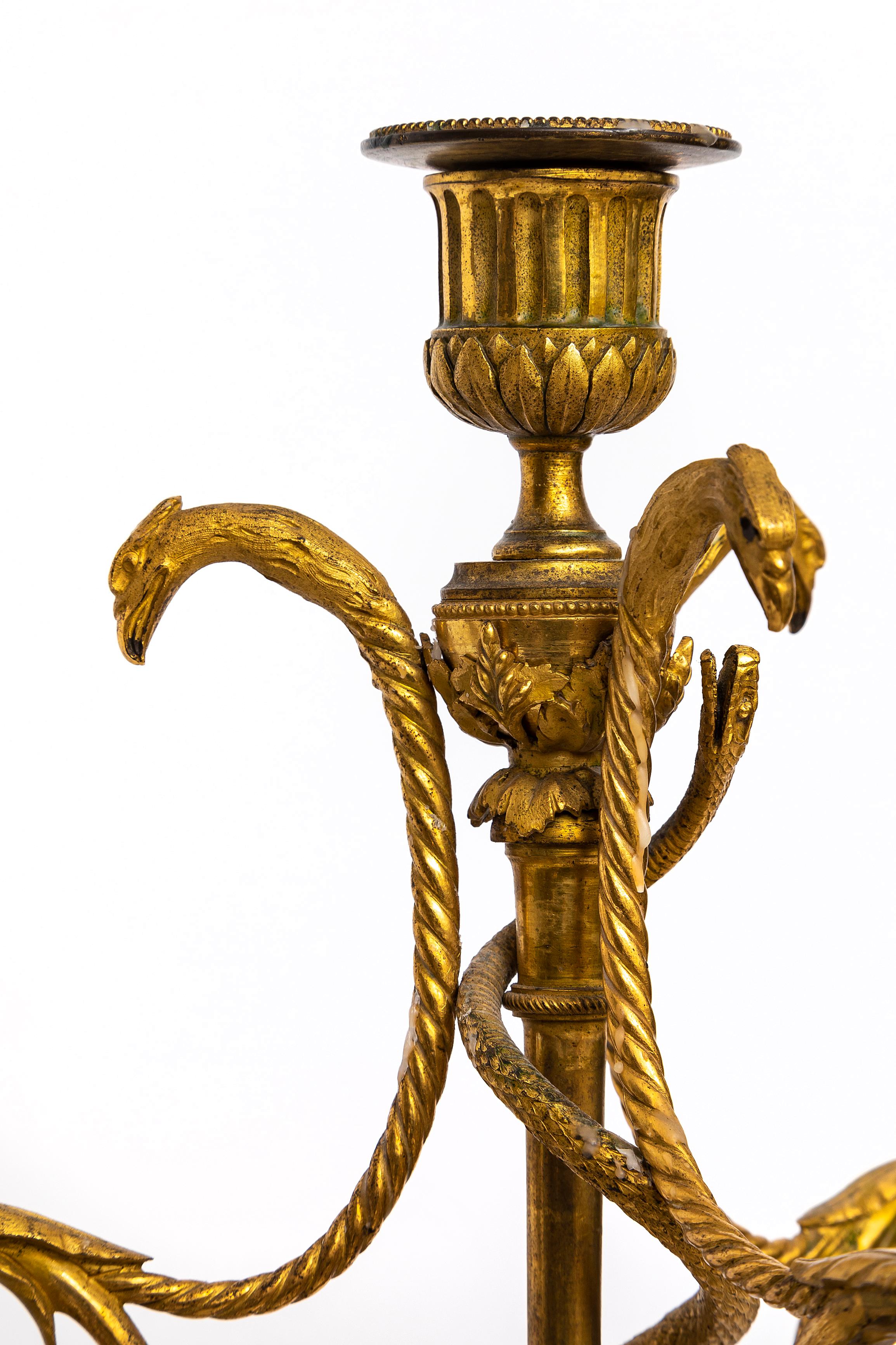 Pr. Candelabro francese a doppia figura in bronzo dorato e patinato del periodo Luigi XVI in vendita 7