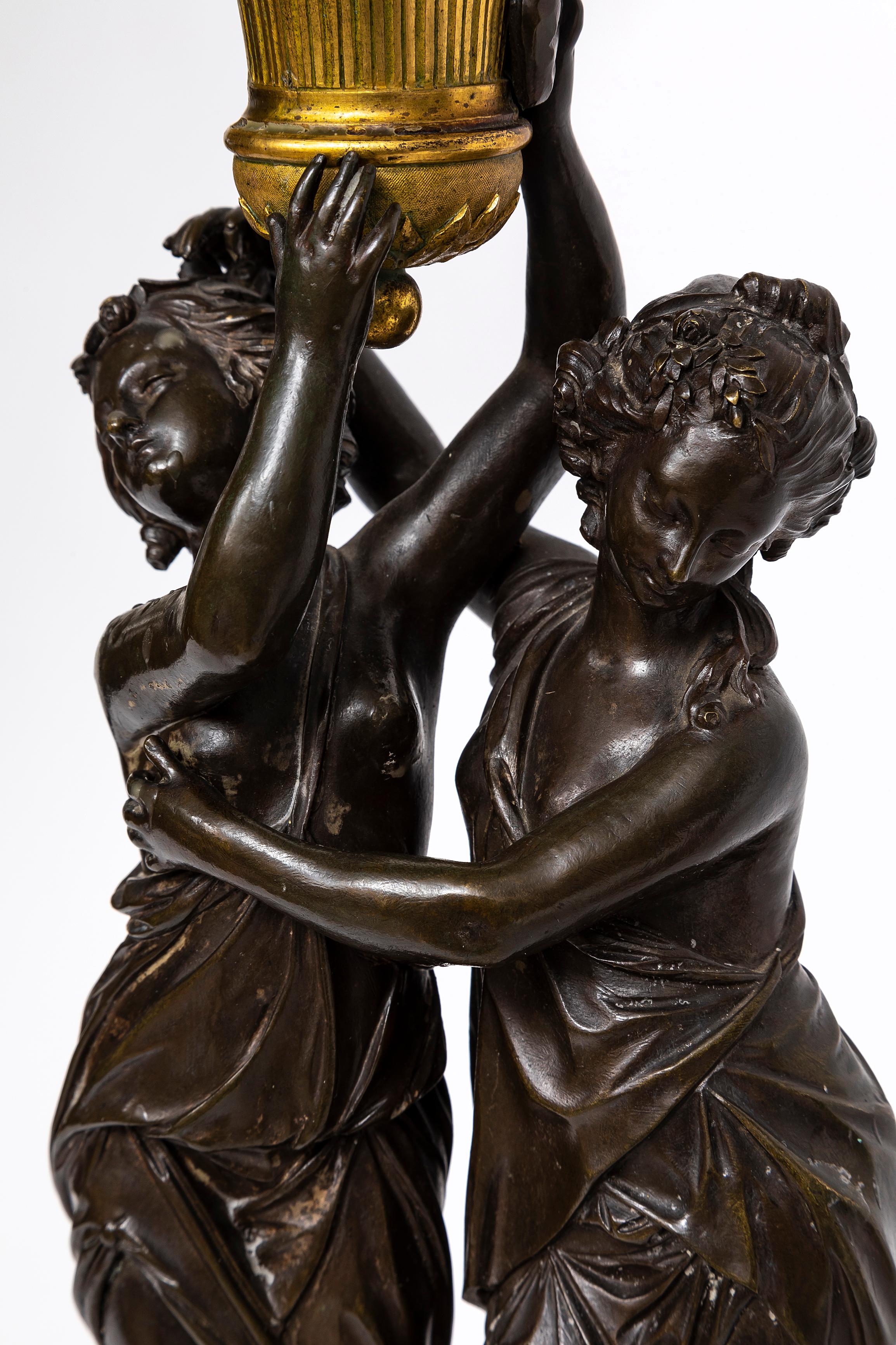 Pr. Candelabro francese a doppia figura in bronzo dorato e patinato del periodo Luigi XVI in vendita 2