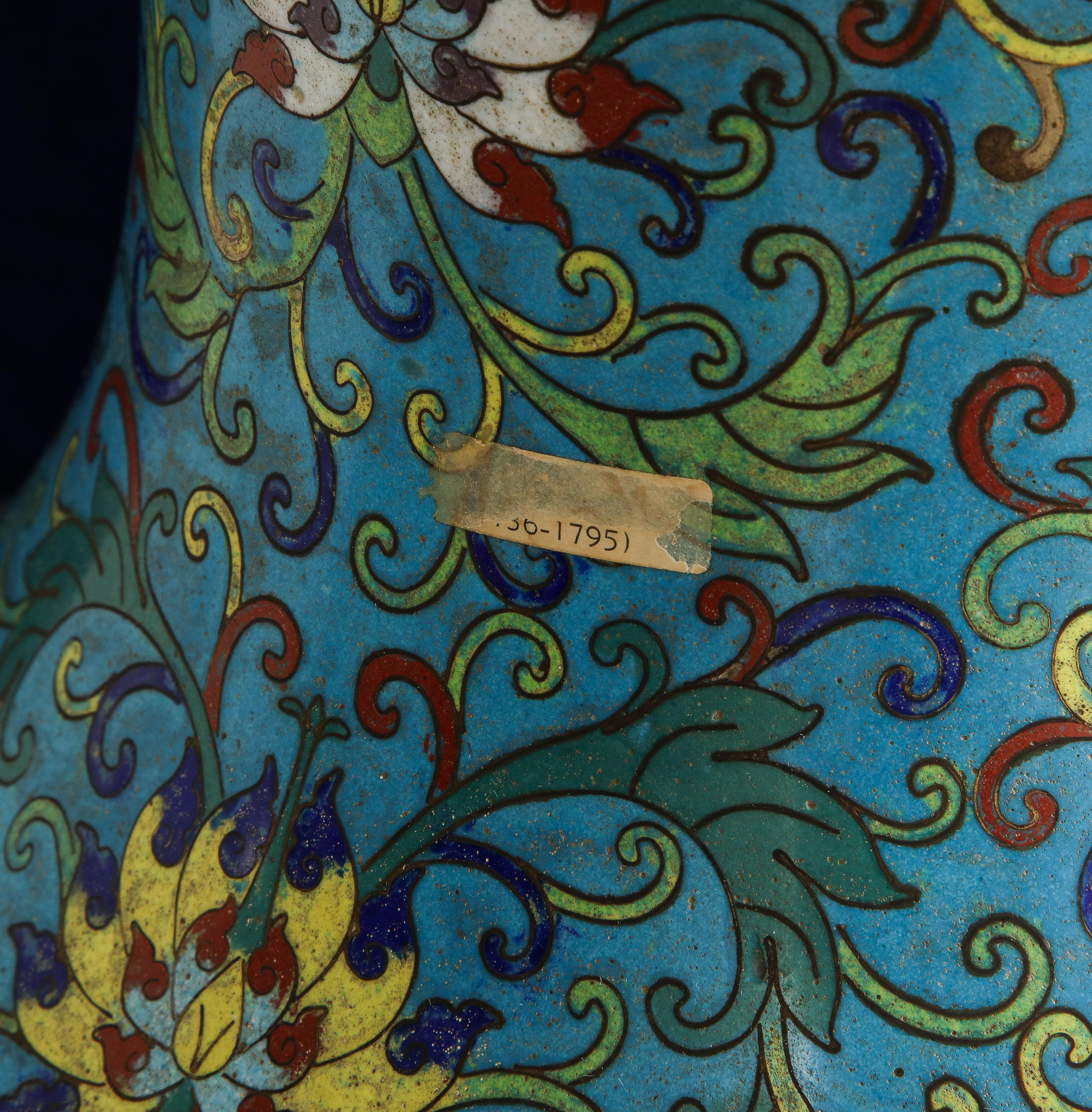 Pr. Vasi francesi montati su ormolu e vasi cinesi cloisonné Lacarrière Frères & Delatour in vendita 6
