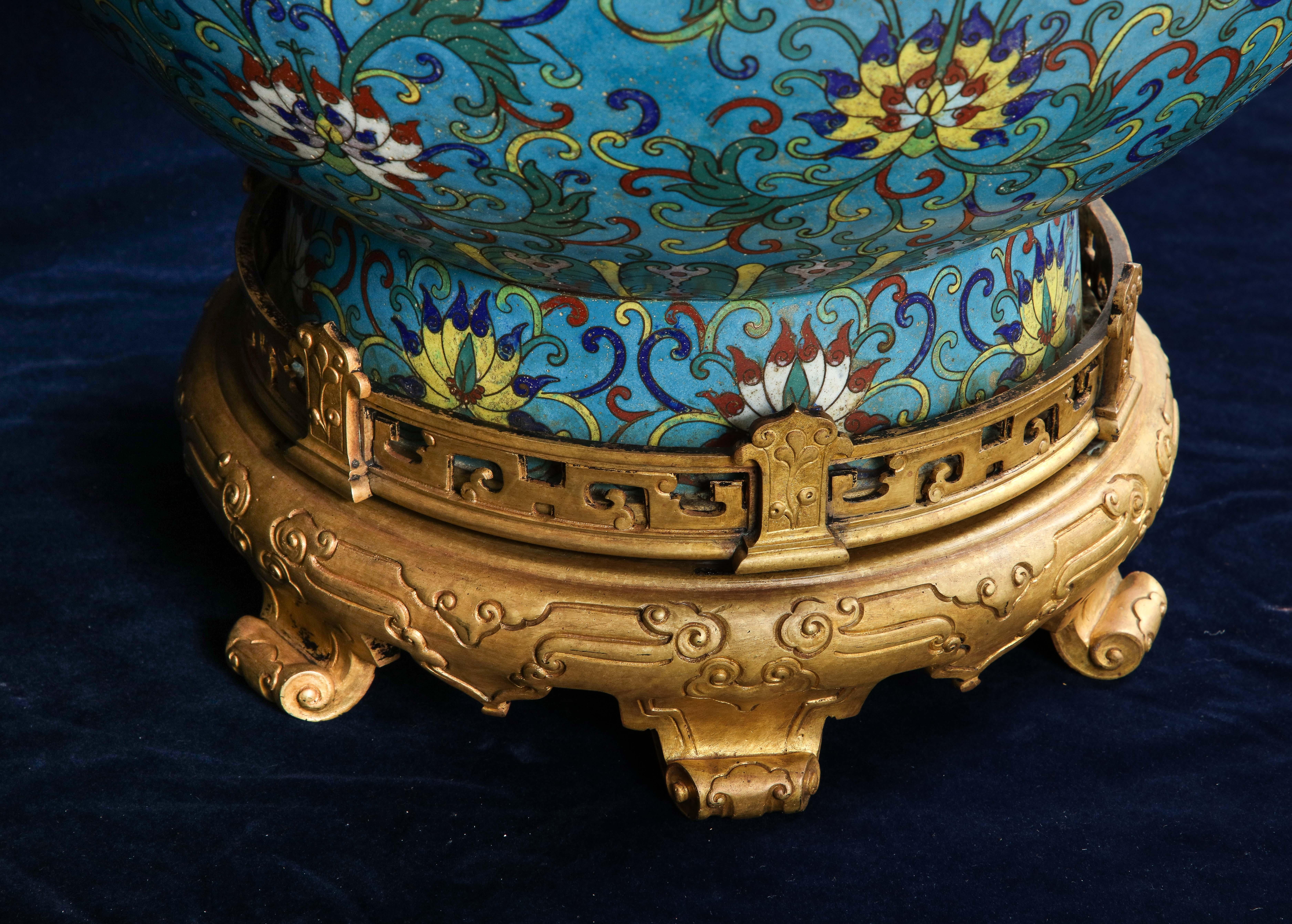 Pr. Vasi francesi montati su ormolu e vasi cinesi cloisonné Lacarrière Frères & Delatour in vendita 7