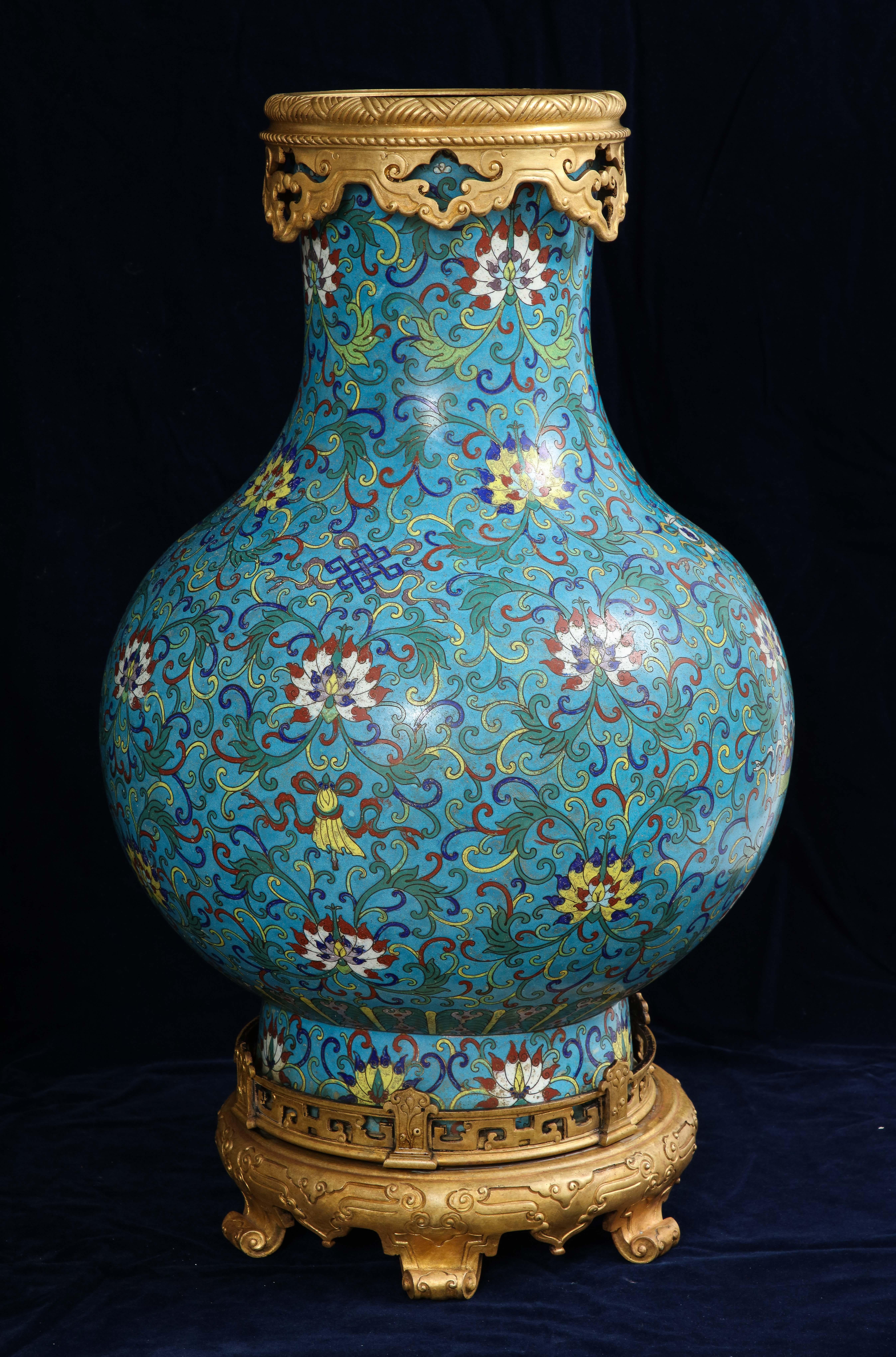 Francese Pr. Vasi francesi montati su ormolu e vasi cinesi cloisonné Lacarrière Frères & Delatour in vendita