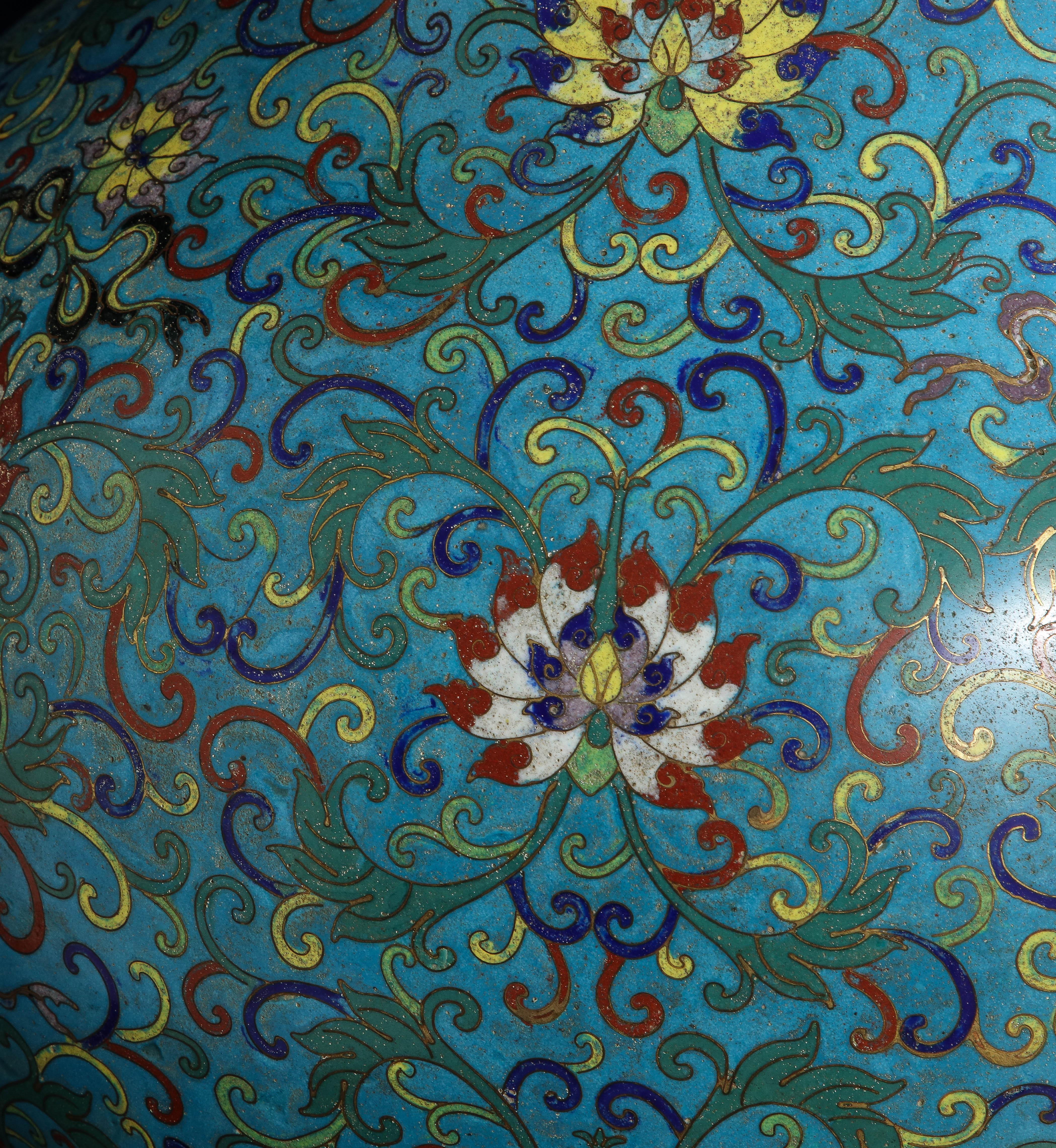 Pr. Vasi francesi montati su ormolu e vasi cinesi cloisonné Lacarrière Frères & Delatour in vendita 1