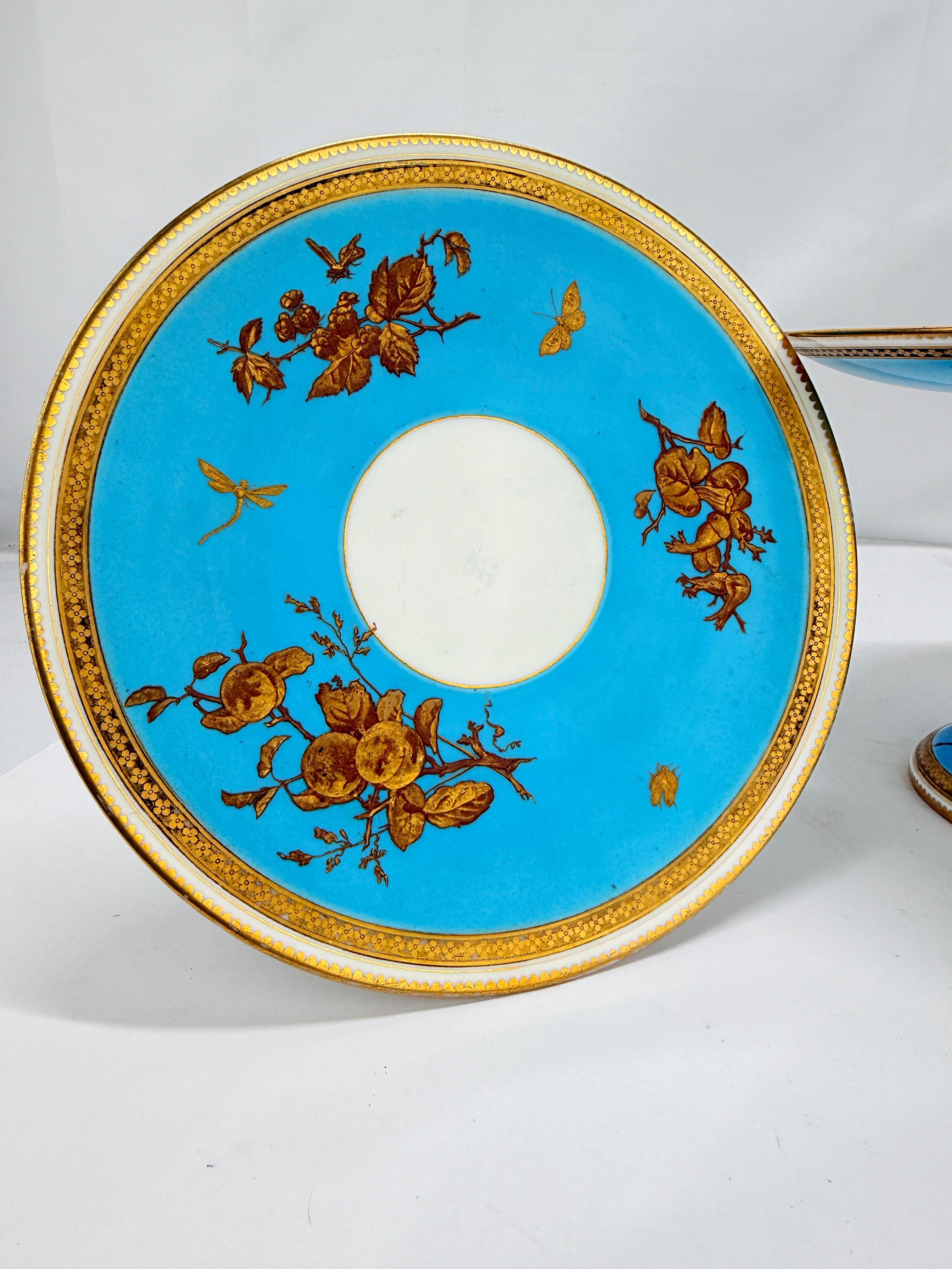 Pr, Compotas de Porcelana Francesa Bleu Céleste con Detalles Dorados y Esmaltados en venta 4