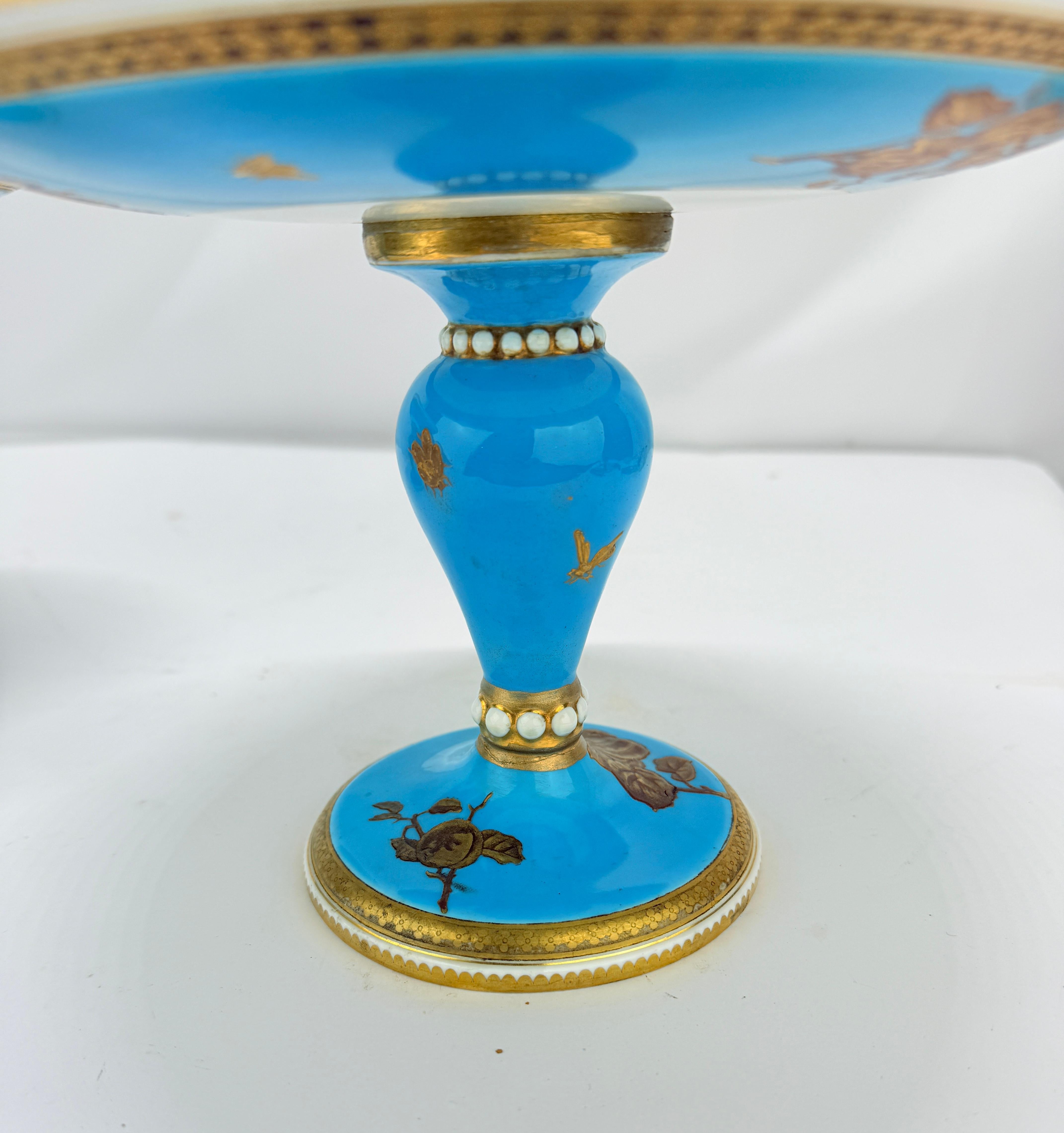 Pr, Compotas de Porcelana Francesa Bleu Céleste con Detalles Dorados y Esmaltados Movimiento estético en venta