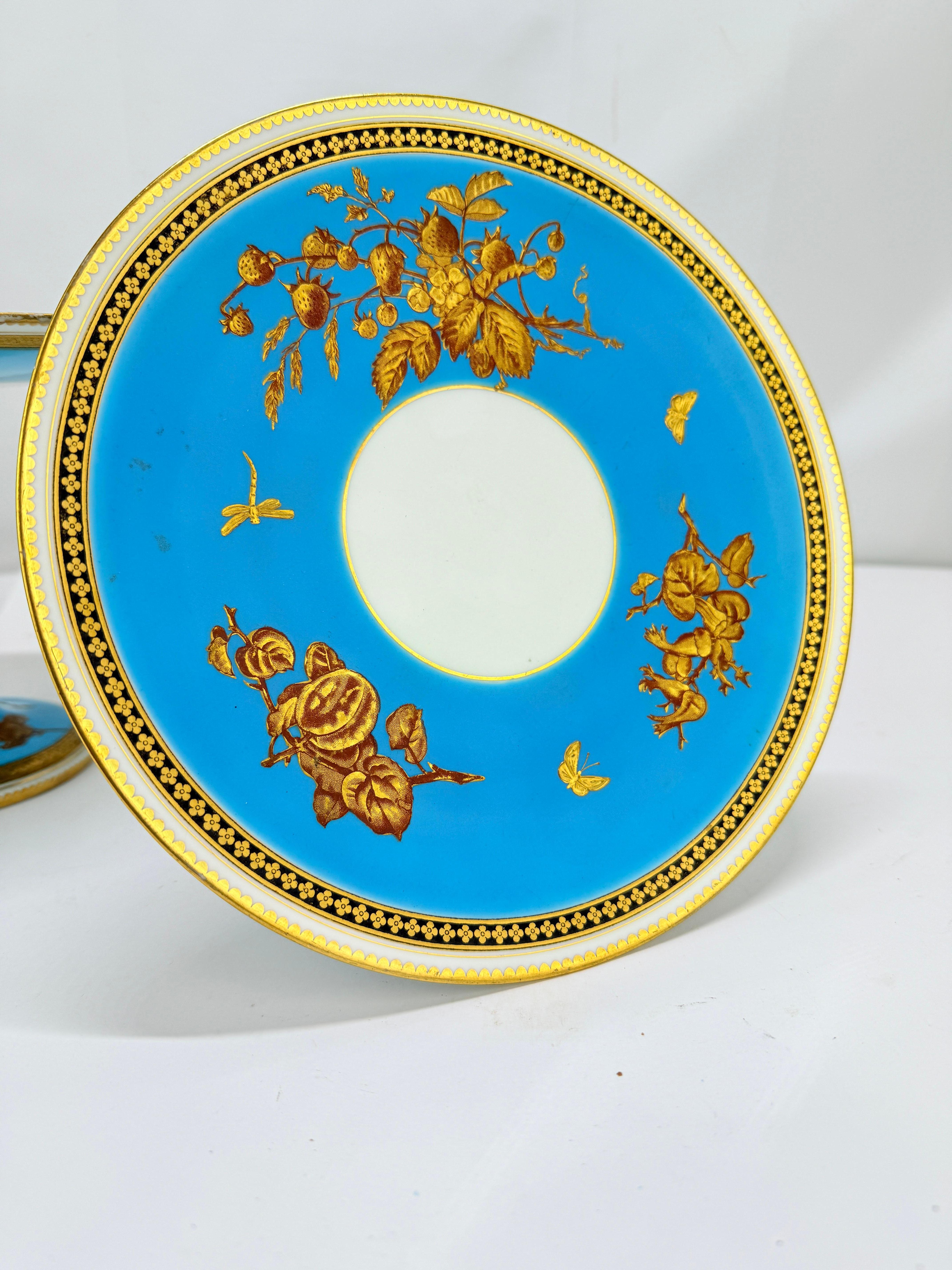 Pr, Compotas de Porcelana Francesa Bleu Céleste con Detalles Dorados y Esmaltados Esmalte en venta