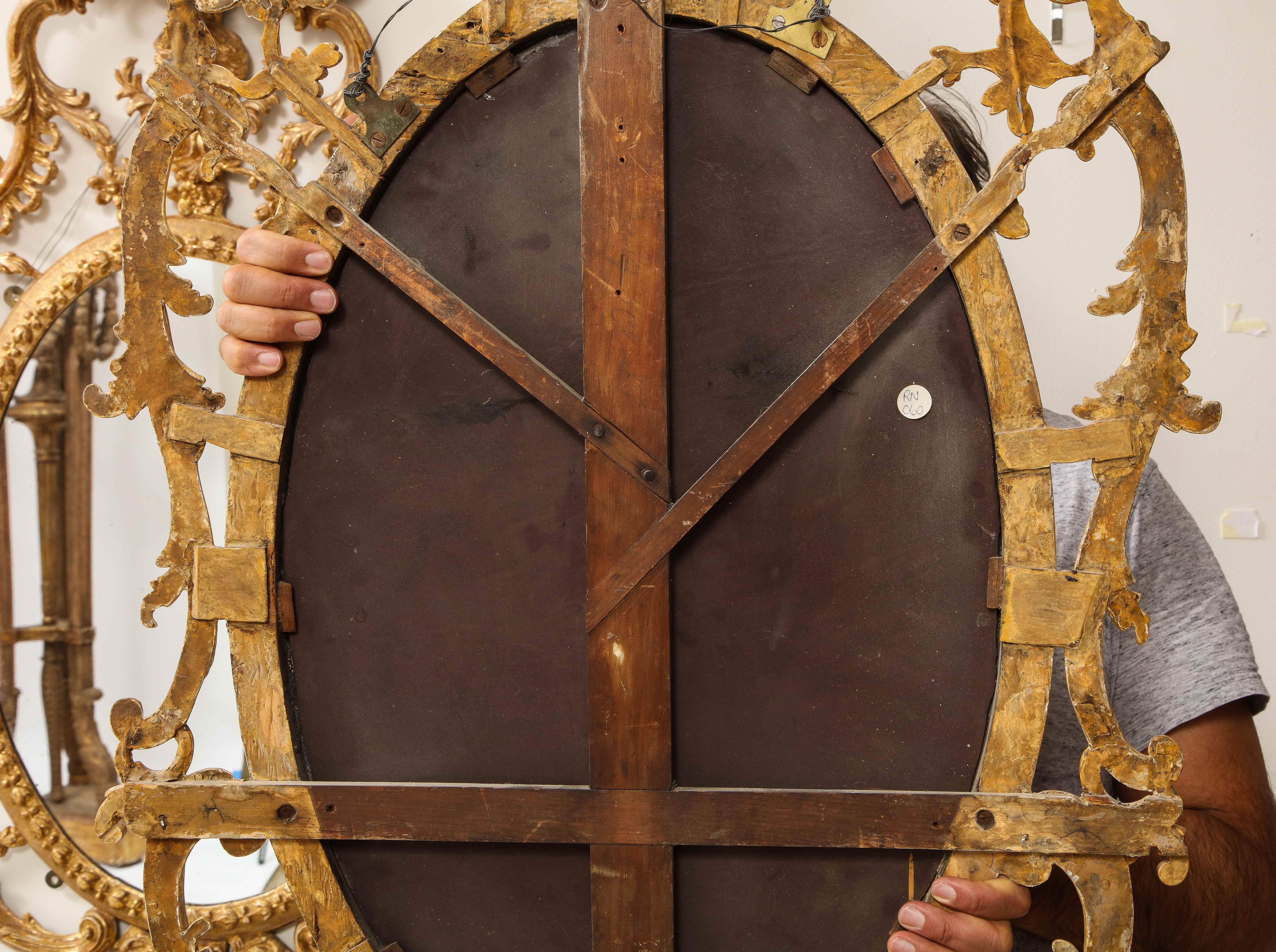 Pr. Ovale Spiegel aus vergoldetem Carton-Pierre- und vergoldetem Holz im Stil von George III., John Linnell im Angebot 13