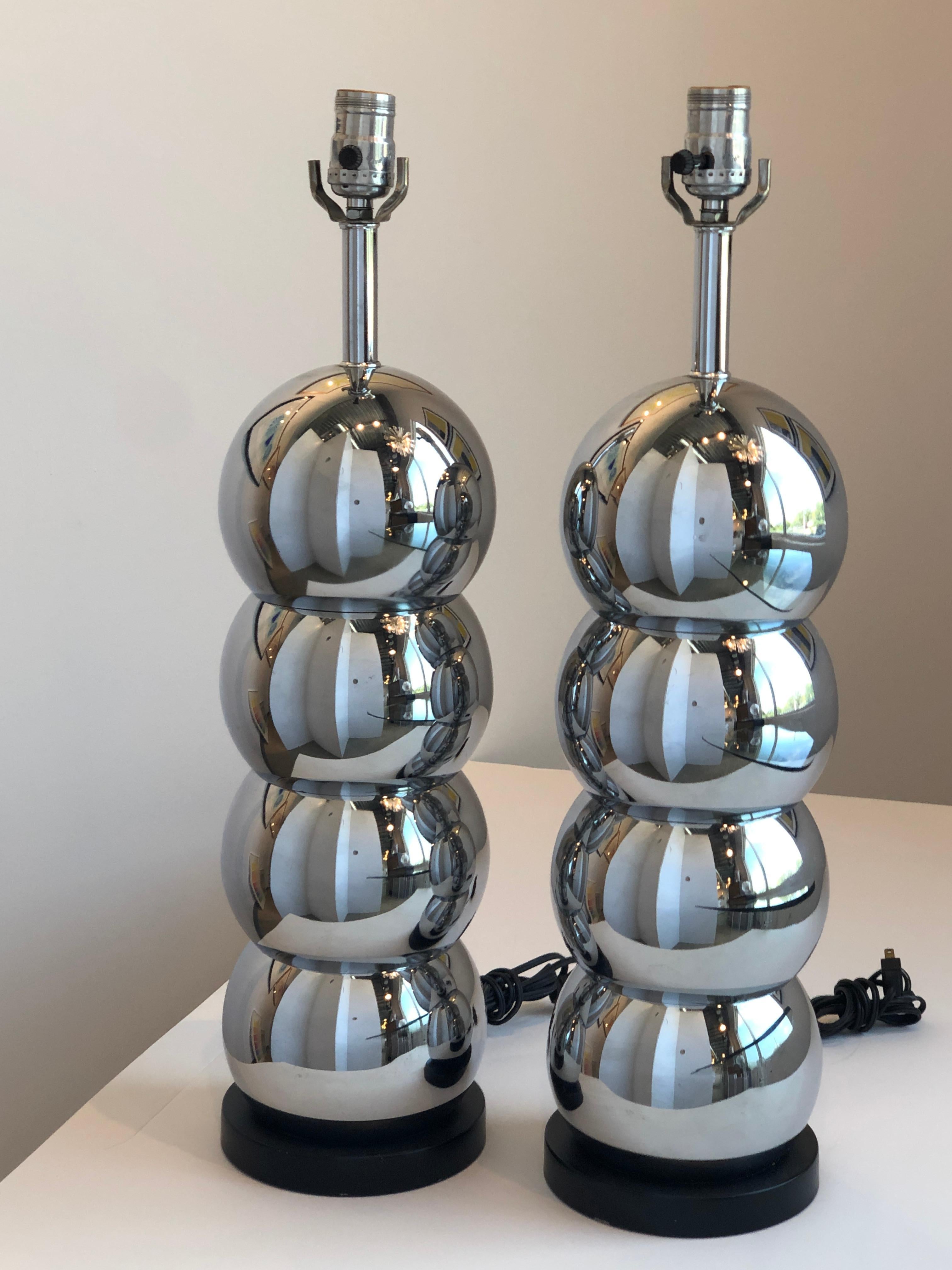 Mid-Century Modern Pr George Kovacs Silver Chrome Plate Stacking Ball Table Lamps & Black Wood Base For Sale