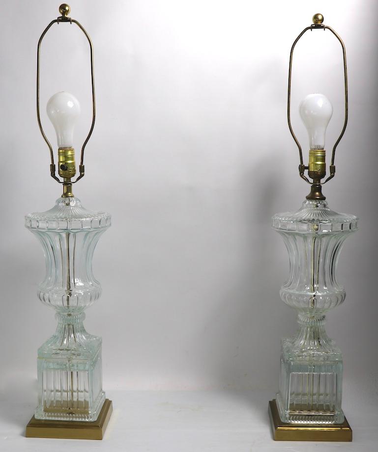 Hollywood Regency Pair of Glass Urn Form Table Lamps by Paul Hanson For Sale