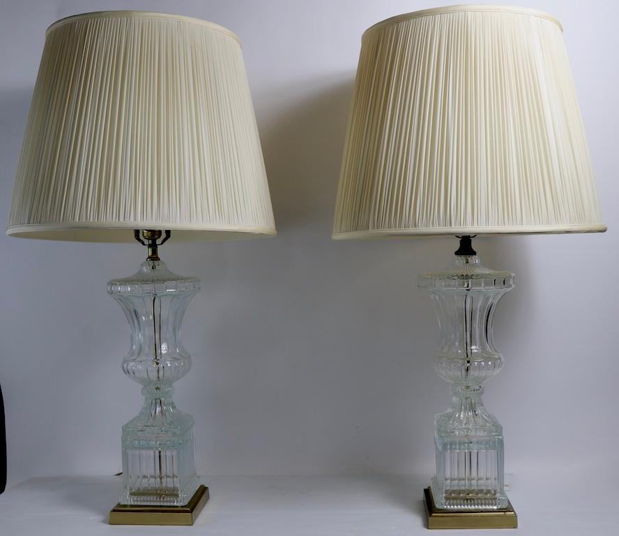 20th Century Pair of Glass Urn Form Table Lamps by Paul Hanson For Sale