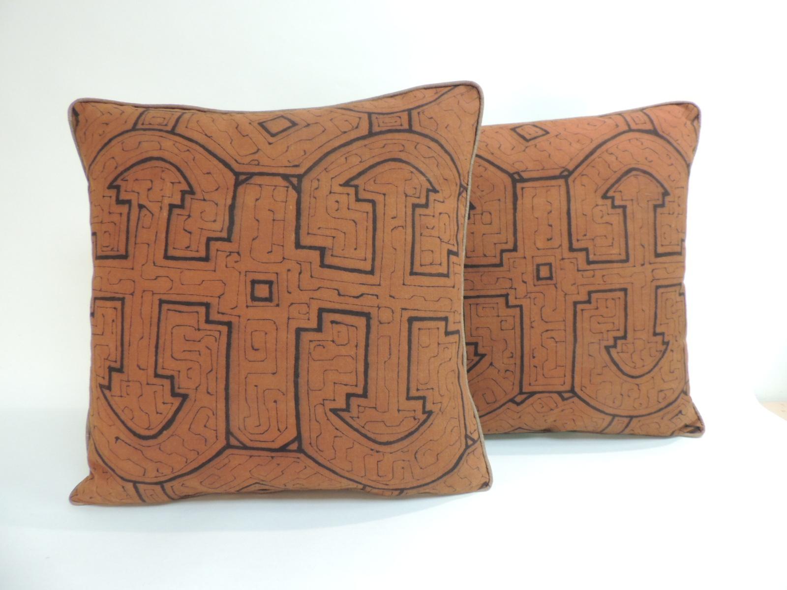 Graphic Tribal Peruvian Textile in Orange and Black Decorative Pillows #3, Pair In Good Condition In Oakland Park, FL