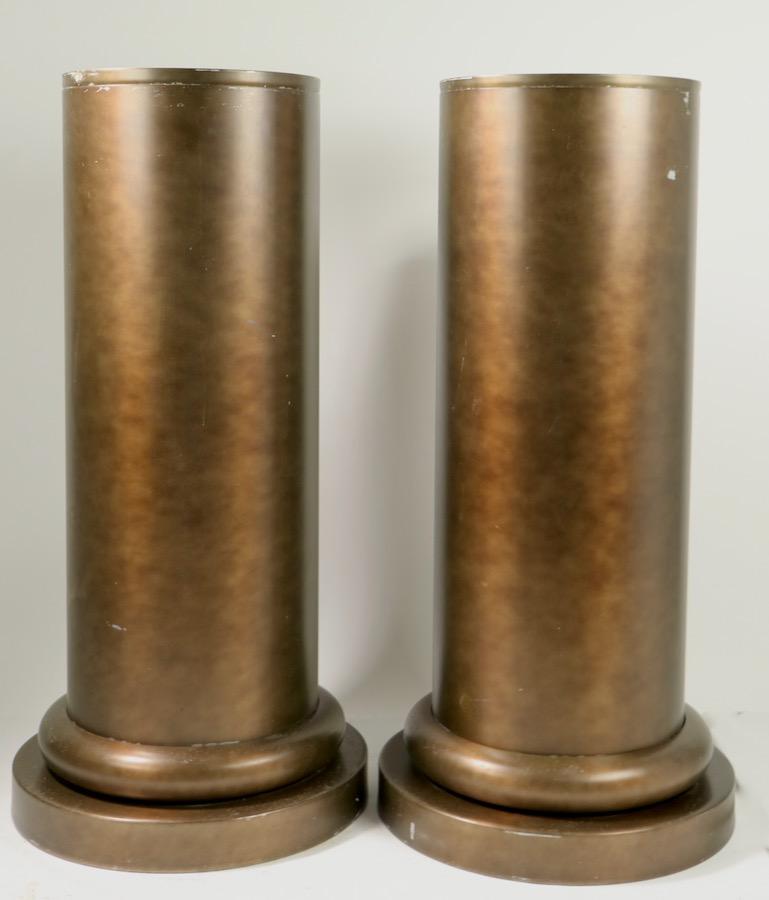 Paar Halbsäulen-Pflanzgefäße aus eloxiertem Aluminium im Angebot 6