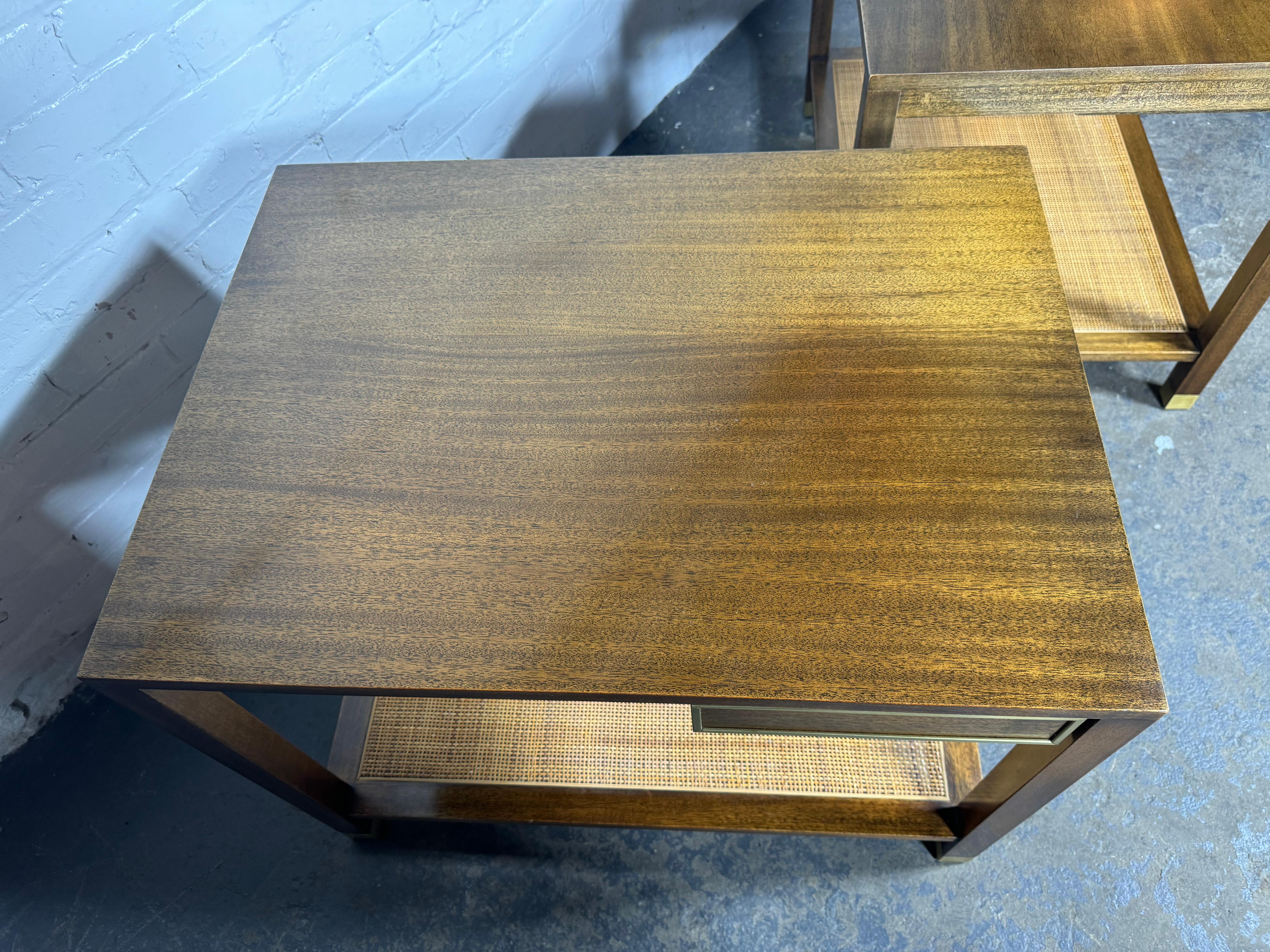 Tables d'appoint en acajou et rotin de Harvey Probber, milieu de siècle Bon état - En vente à Buffalo, NY