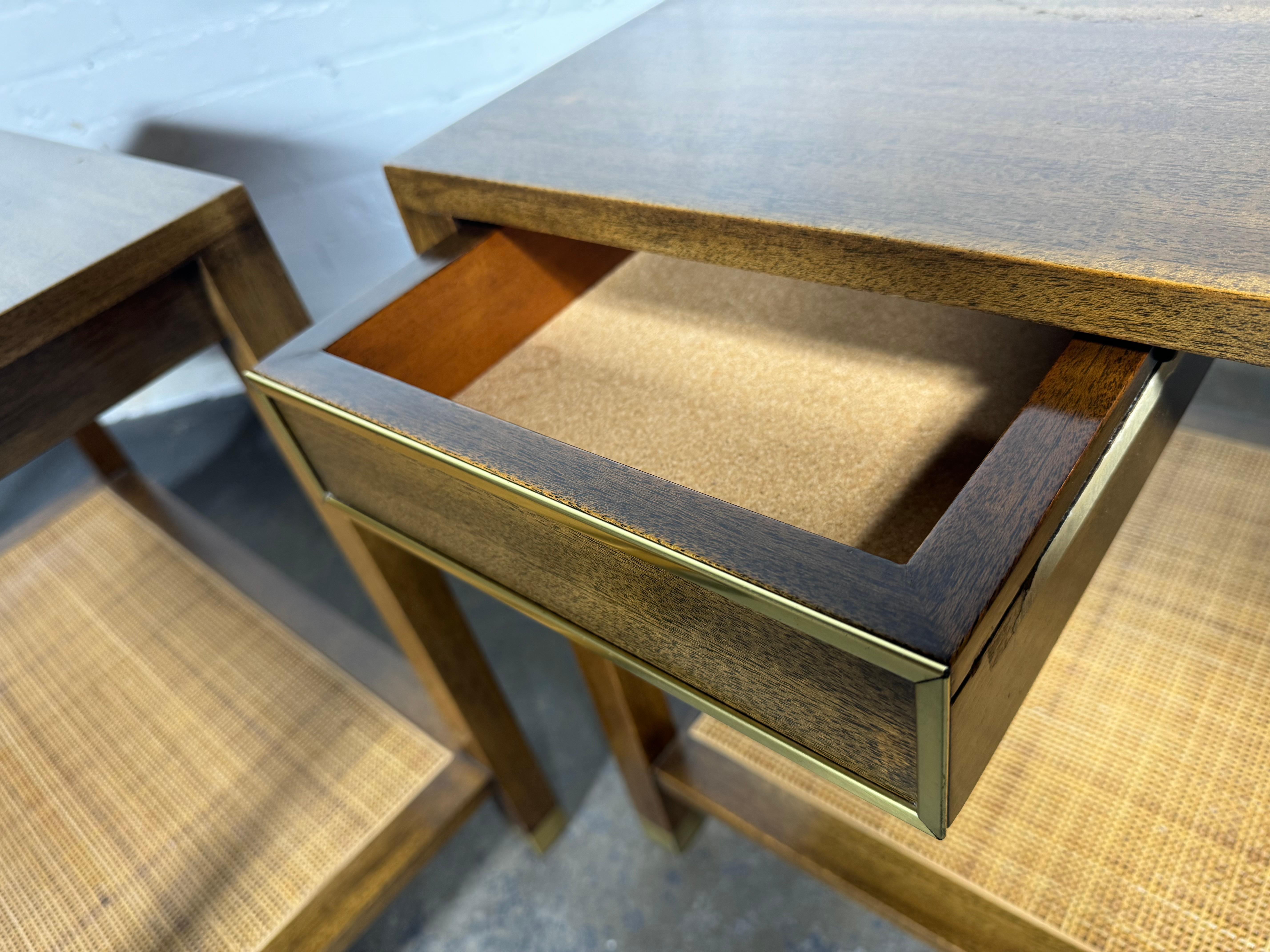 Milieu du XXe siècle Tables d'appoint en acajou et rotin de Harvey Probber, milieu de siècle en vente