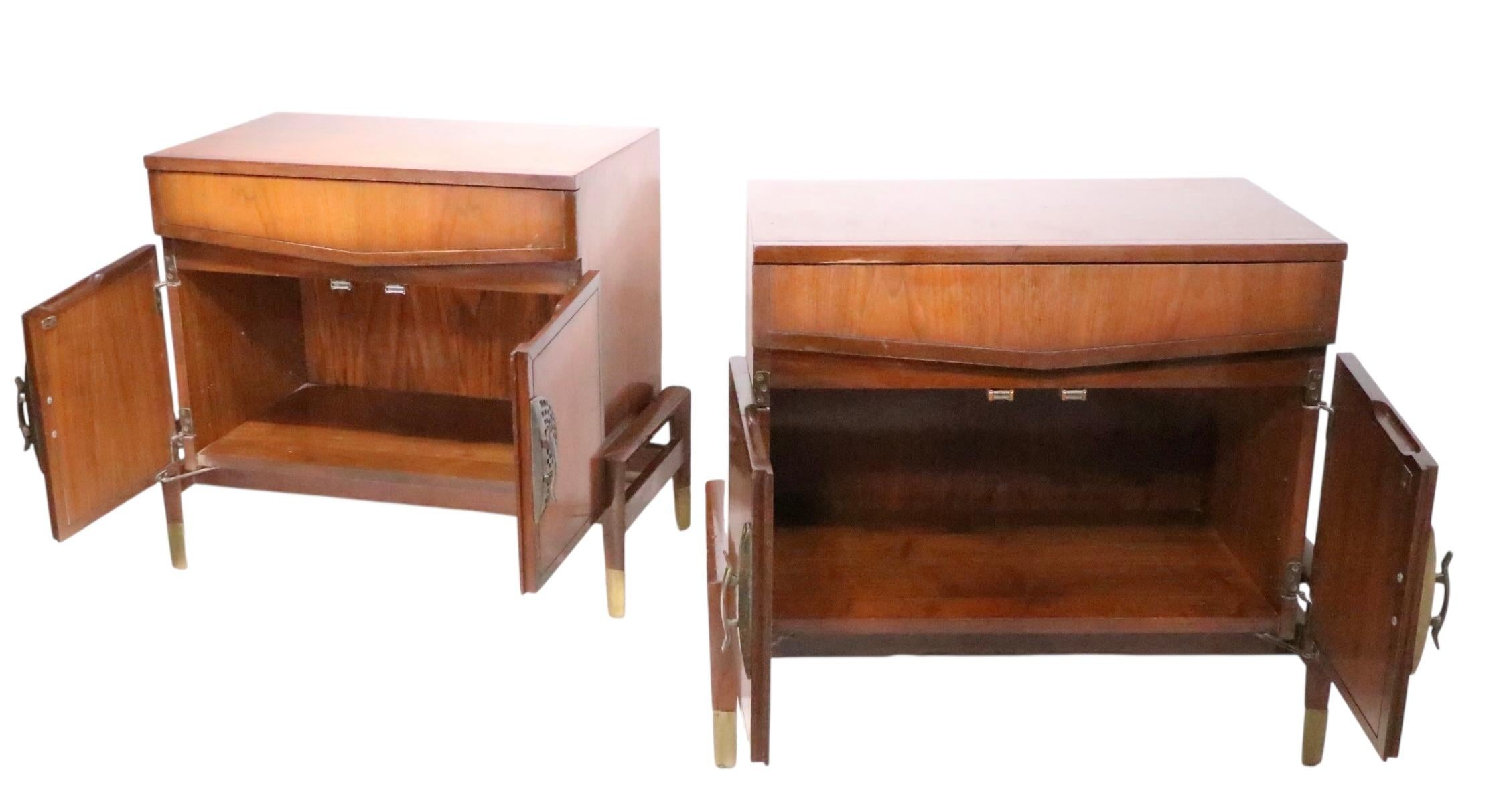 Pr. Mesillas de noche estilo Hollywood Regency Asia Modern de Helen Hobey Baker en venta 3