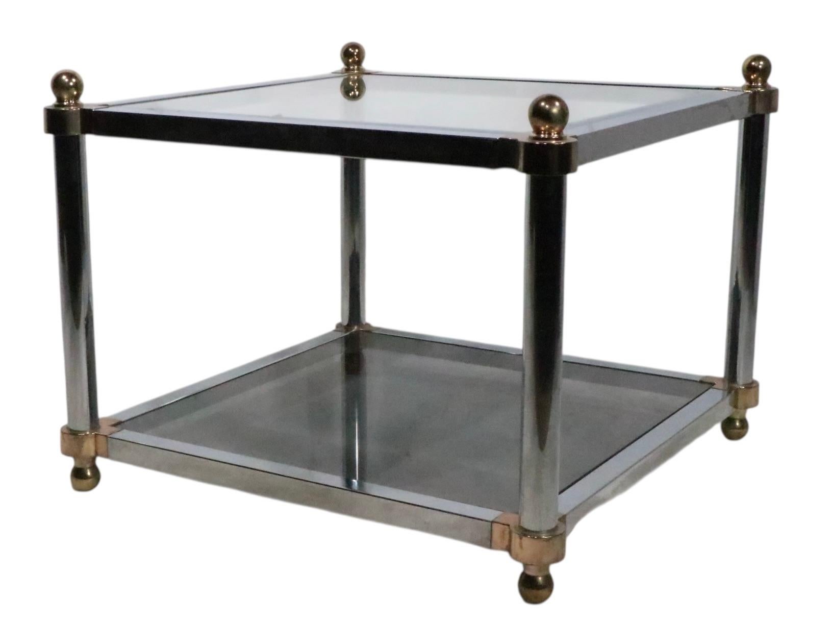 Pr. Tables d'appoint Hollywood Regency en laiton chromé et verre d'après Maison Jansen en vente 5