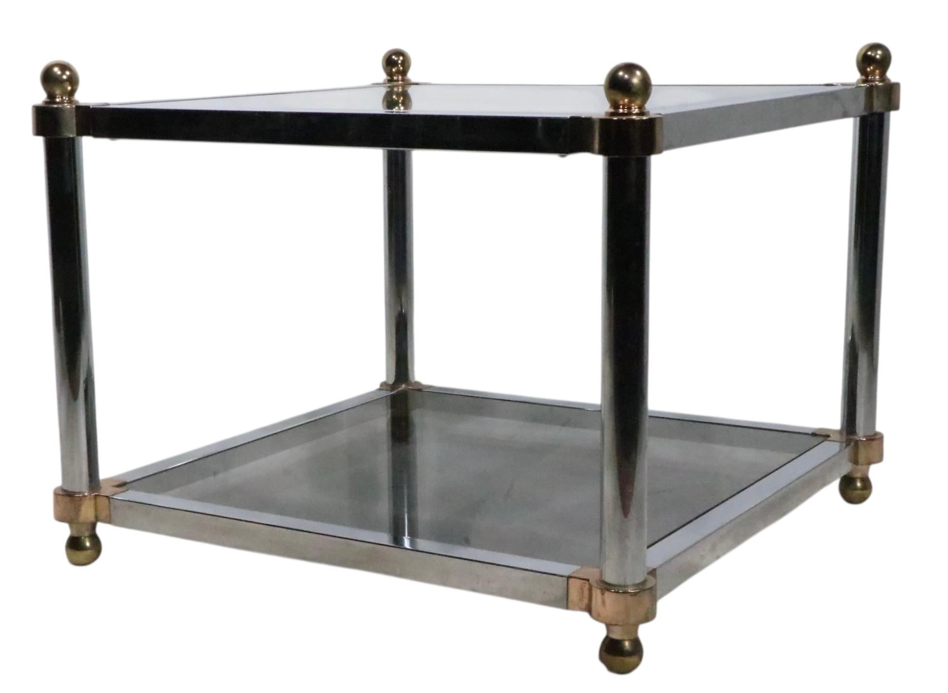 Pr. Tables d'appoint Hollywood Regency en laiton chromé et verre d'après Maison Jansen en vente 1