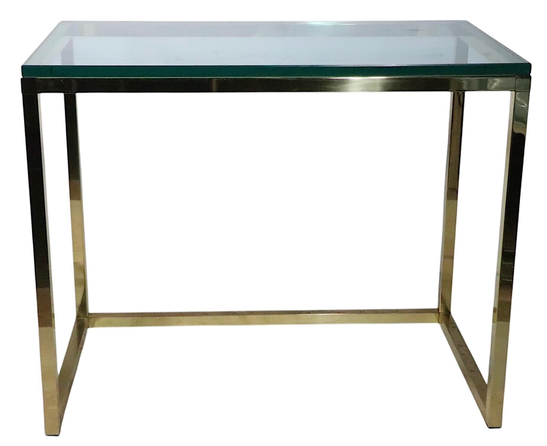 Pr. Tables postmodernes Hollywood Regency en verre et laiton fabriquées en Italie  1970/80's en vente 6