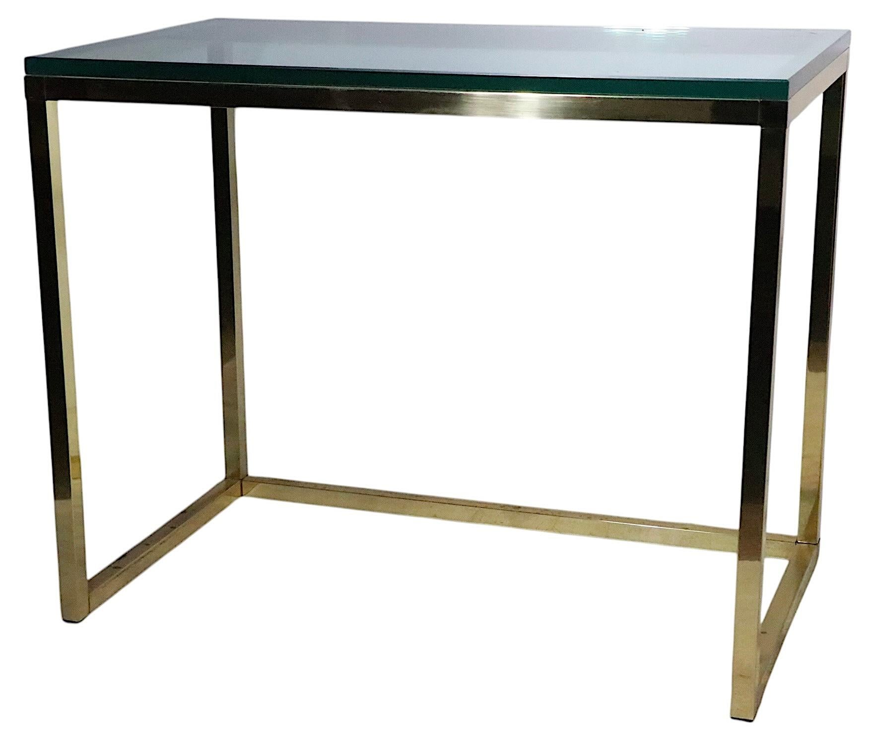 Pr. Tables postmodernes Hollywood Regency en verre et laiton fabriquées en Italie  1970/80's en vente 12