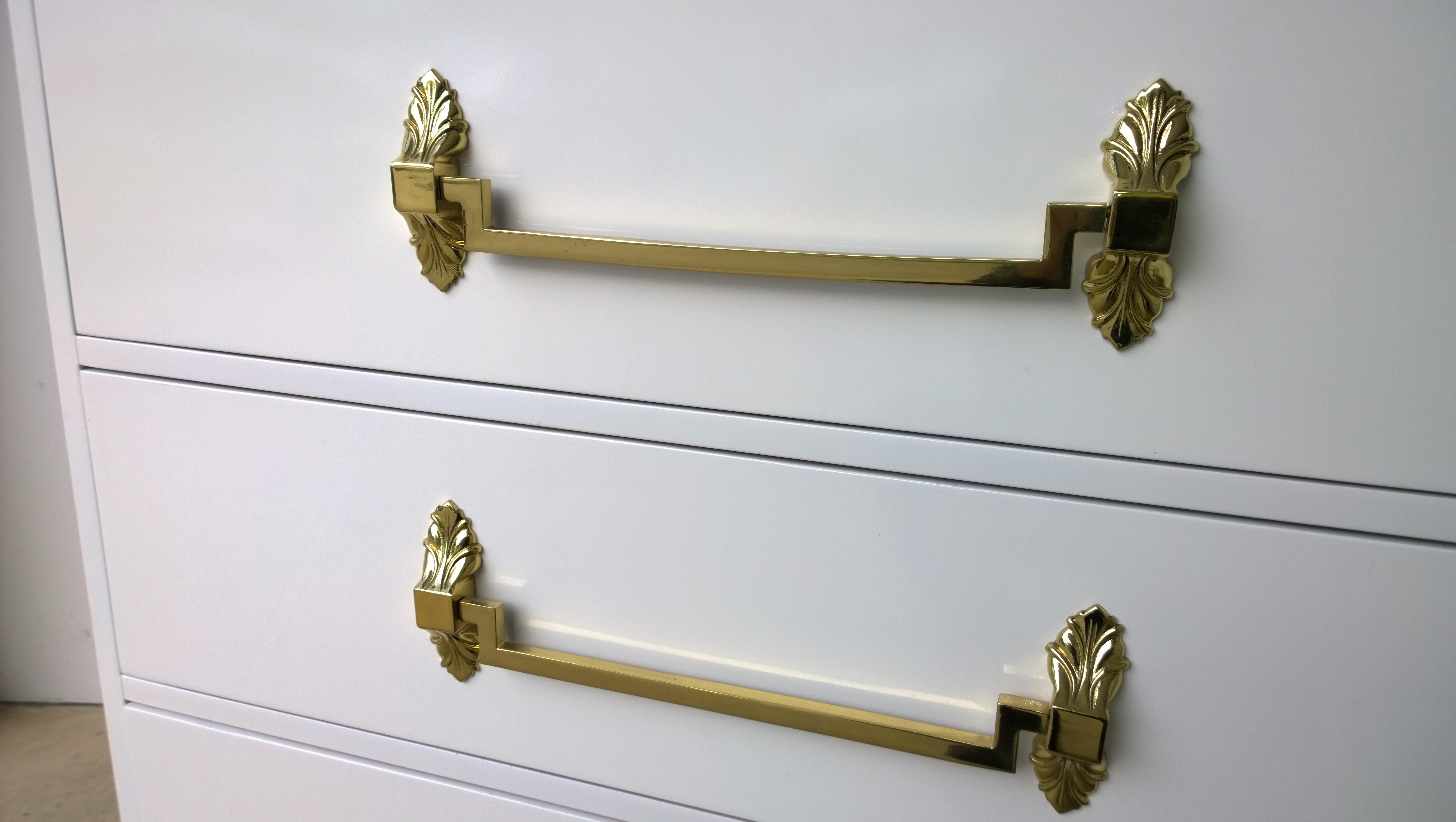Pair of White Lacquered & Brass Decorative Pulls Grosfeld House Chest of Drawers For Sale 7