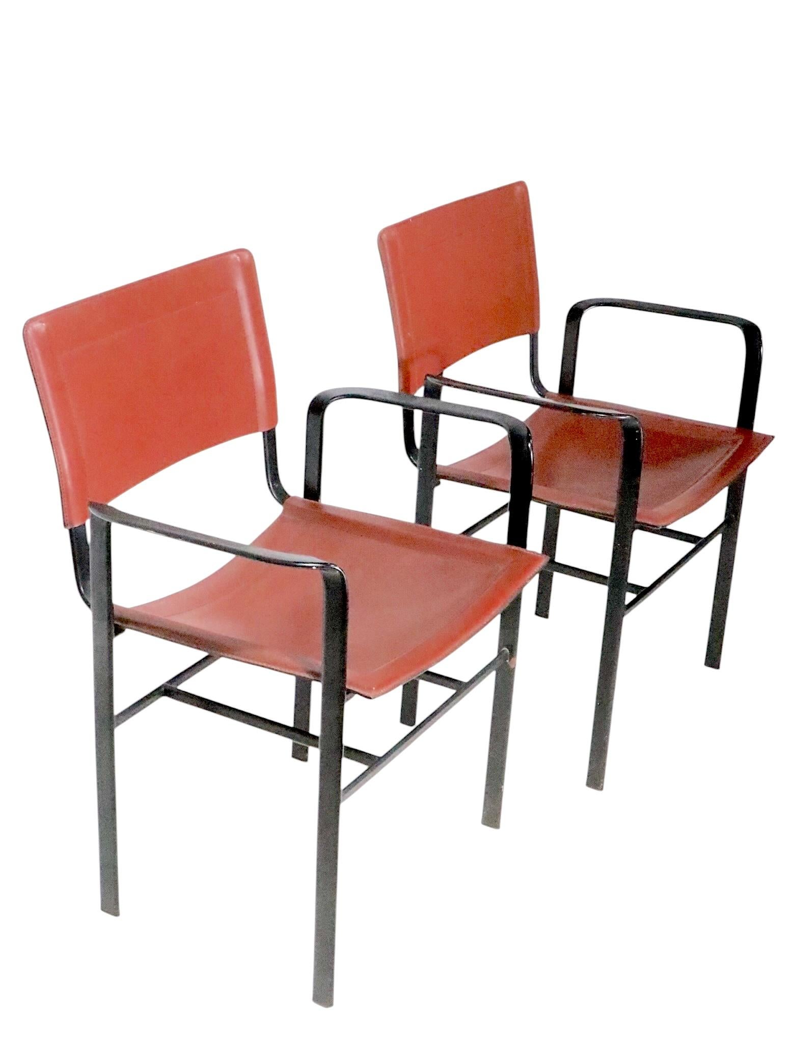 20ième siècle Pr. Italien  Cuir brun et métal noir  Fauteuils postmodernes par Cidue 1970 en vente