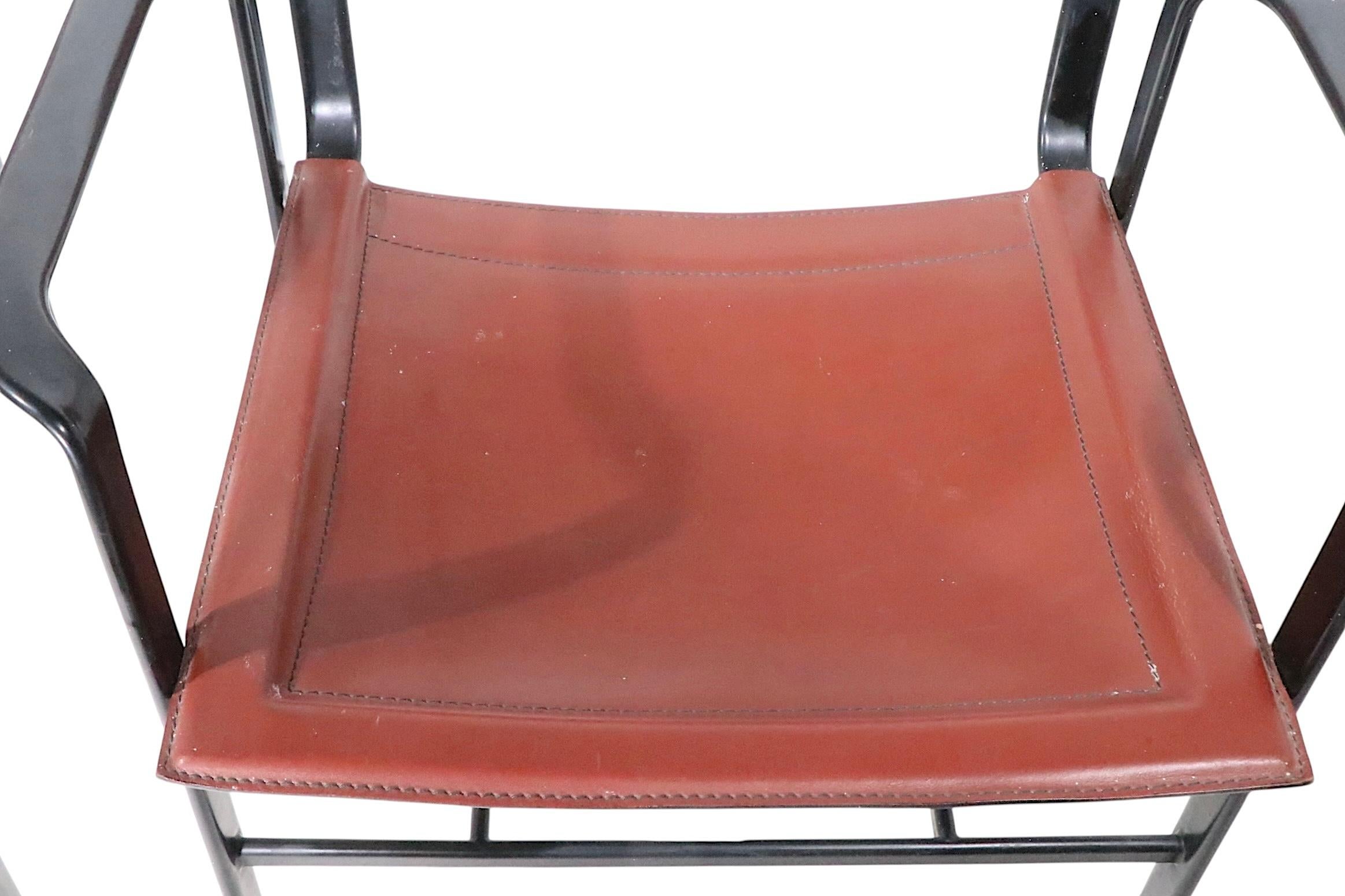 Acier Pr. Italien  Cuir brun et métal noir  Fauteuils postmodernes par Cidue 1970 en vente