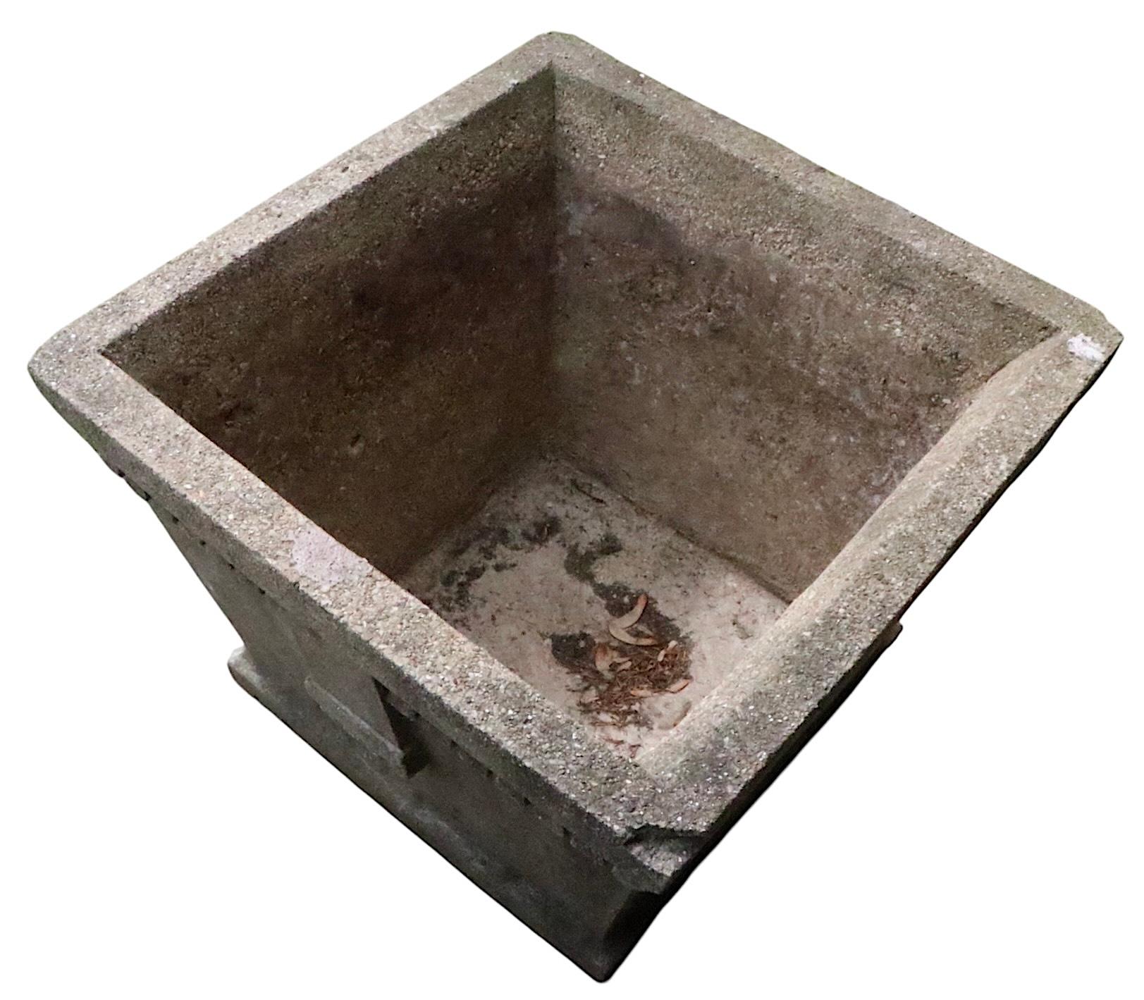 Pr. Large  1930's Art Deco Cement Planters en vente 5
