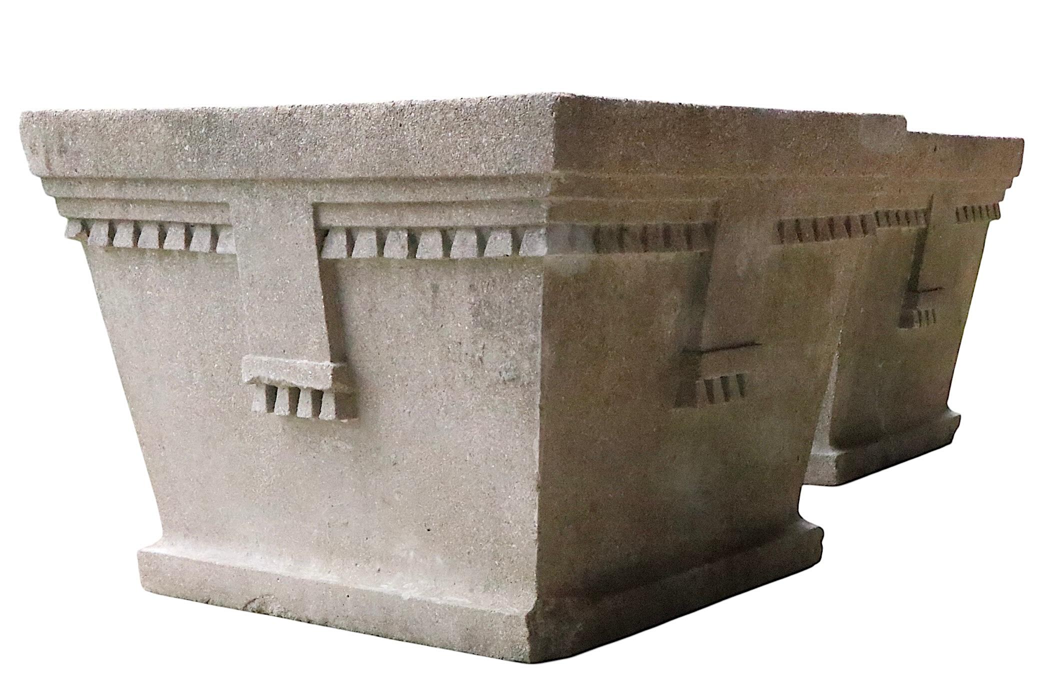 Pr. Large  1930's Art Deco Cement Planters en vente 1