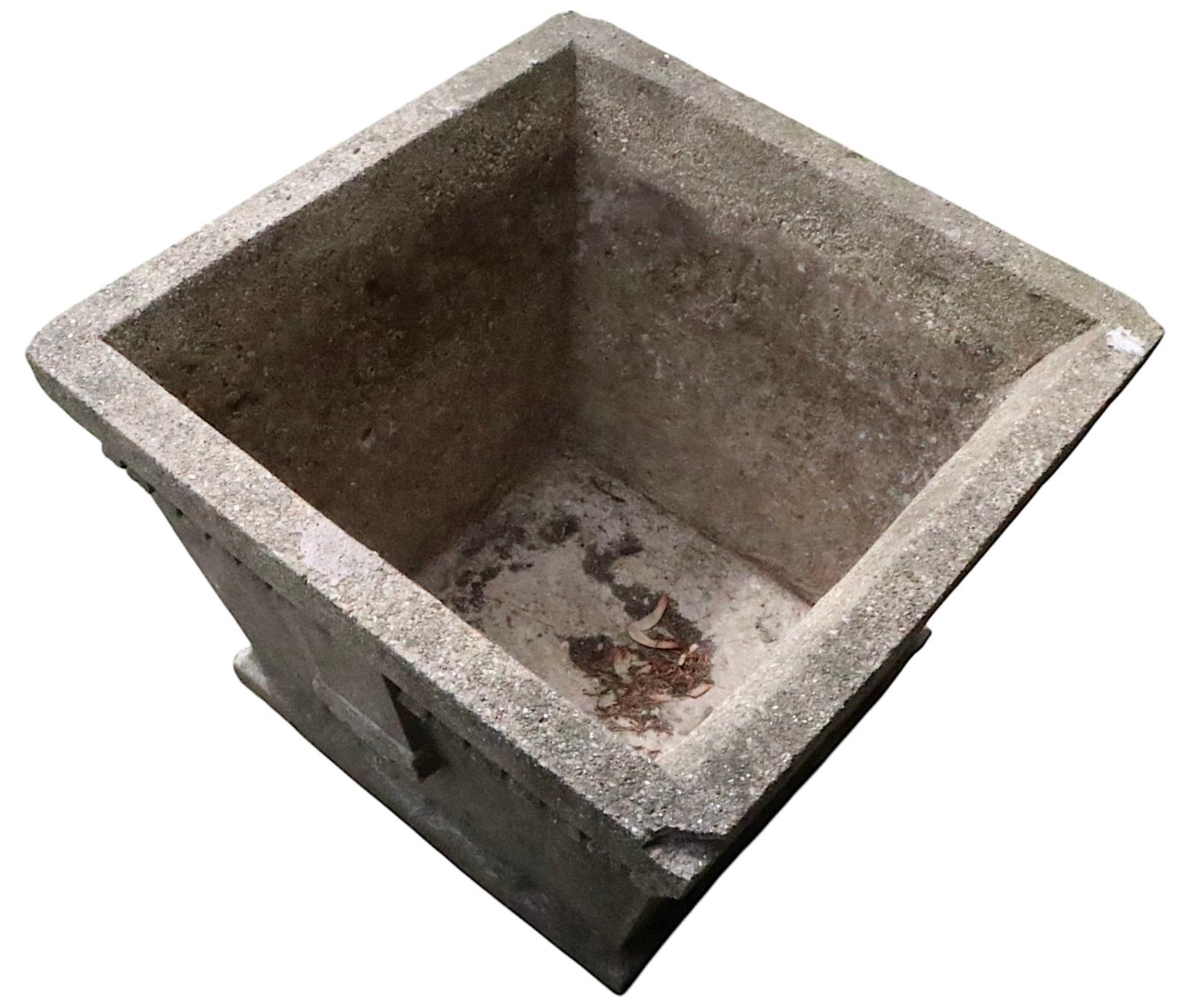 Pr. Large  1930's Art Deco Cement Planters en vente 2