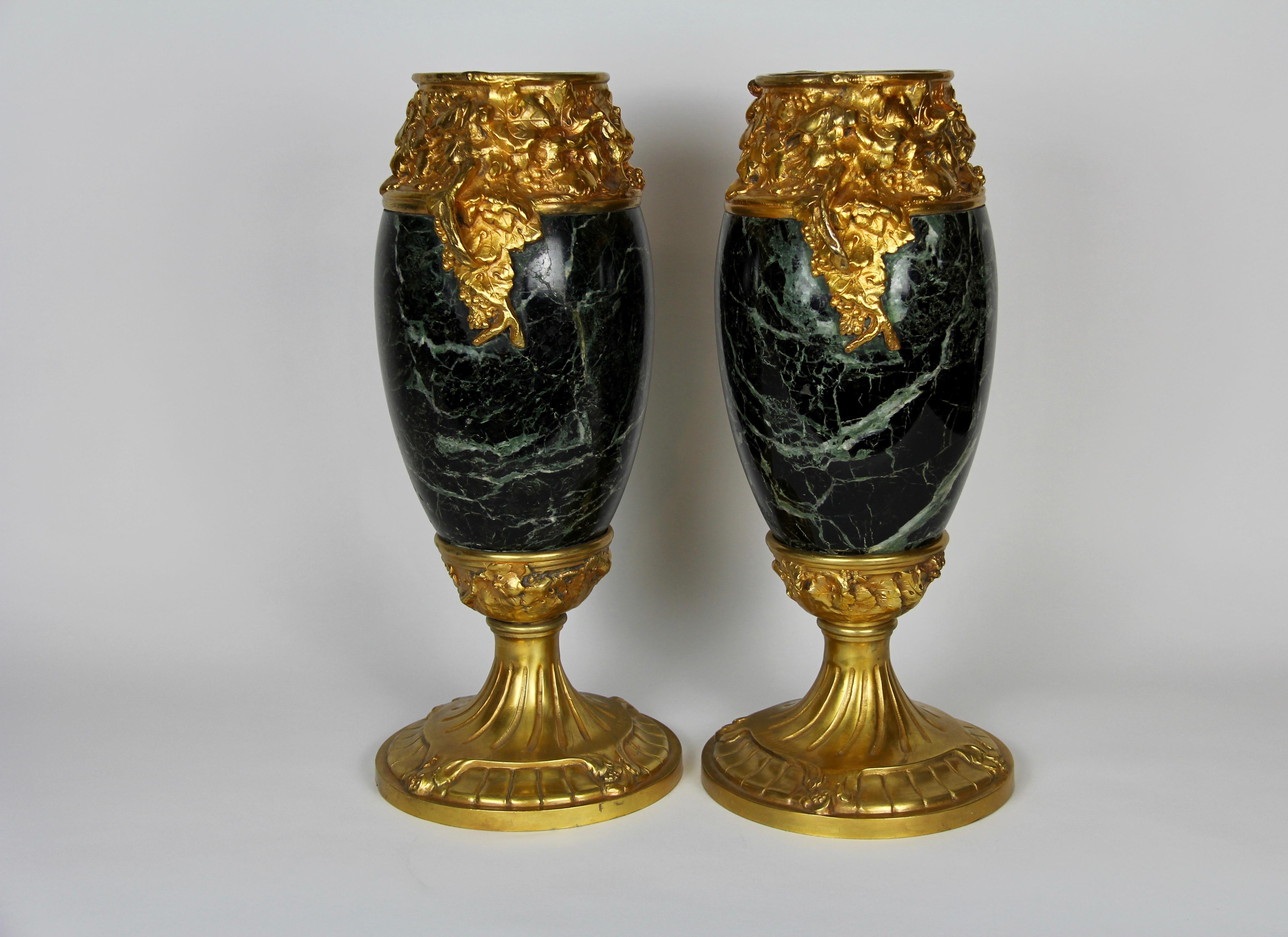 Pr. Französische Jugendstil-Vasen aus Verde-Antico-Marmor mit Bronzemontierung, A. Marionnet, A. Marionnet (Art nouveau) im Angebot