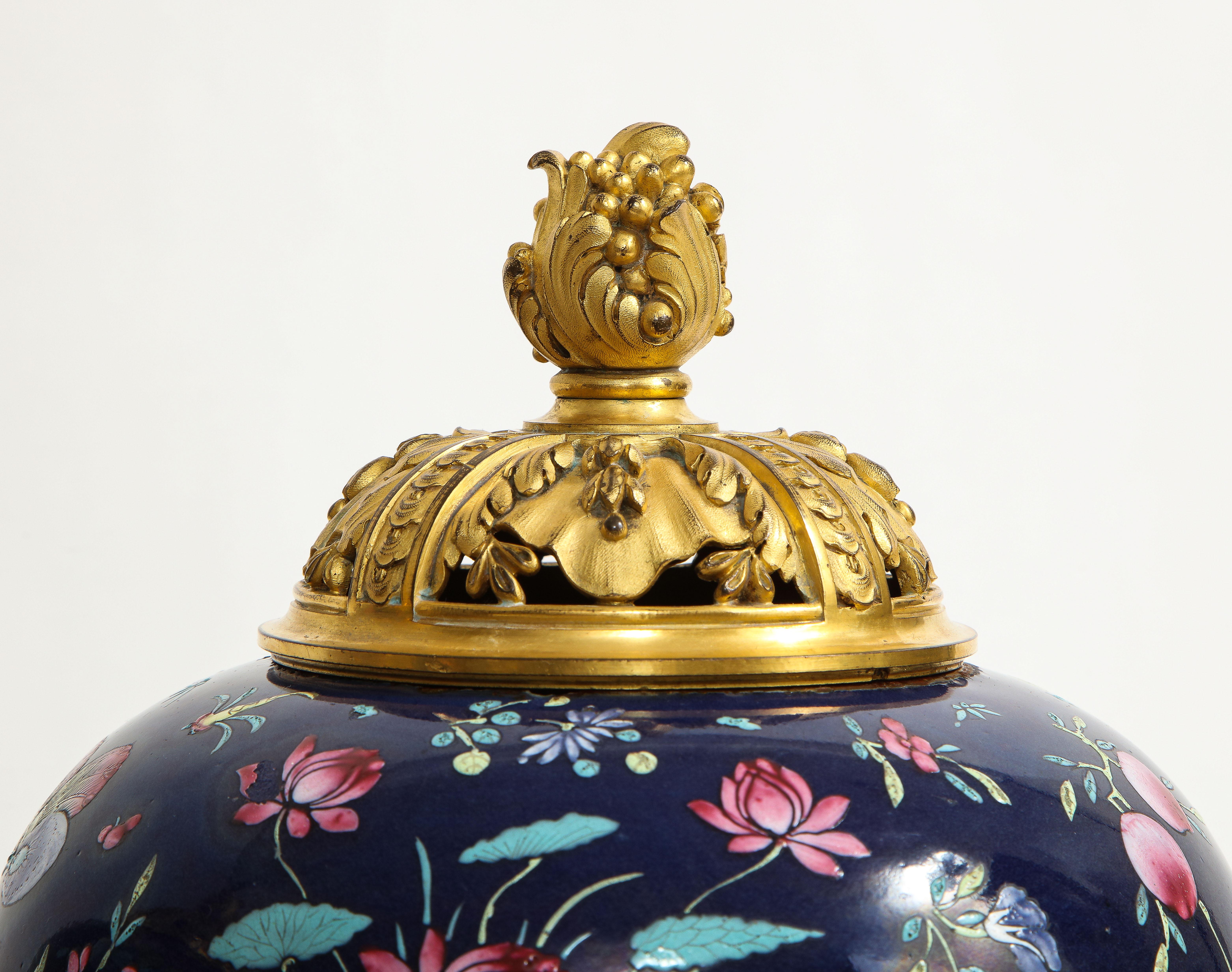 Pr Louis XVI French Dore Bronze Mounted Chinese Famille Rose Porcelain Potpourri For Sale 1