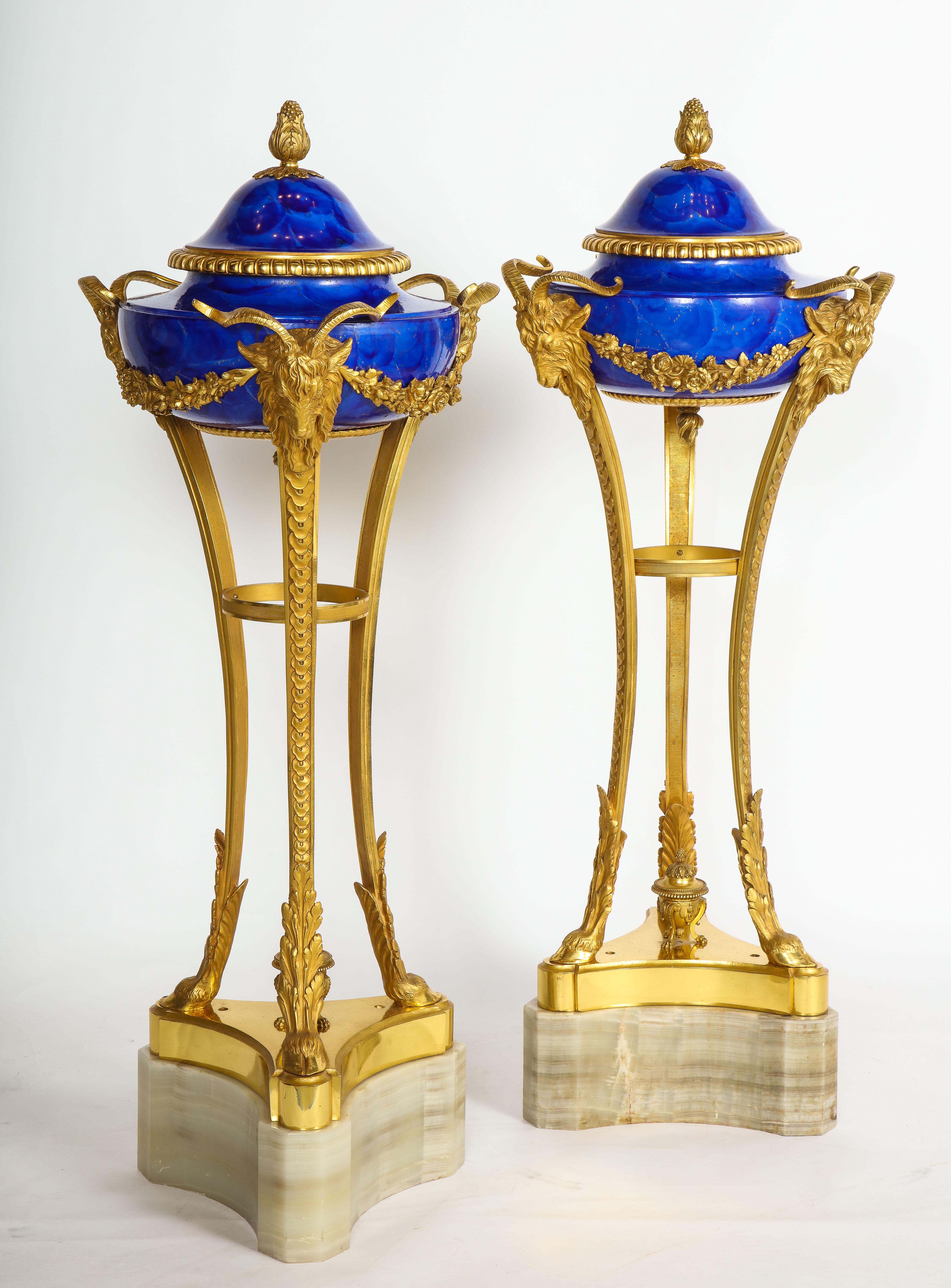 Pr Louis XVI Stil Dore Bronze Mtd Faux Lapis Lazuli Sevres Athenians/Cassoulets (Louis XVI.) im Angebot