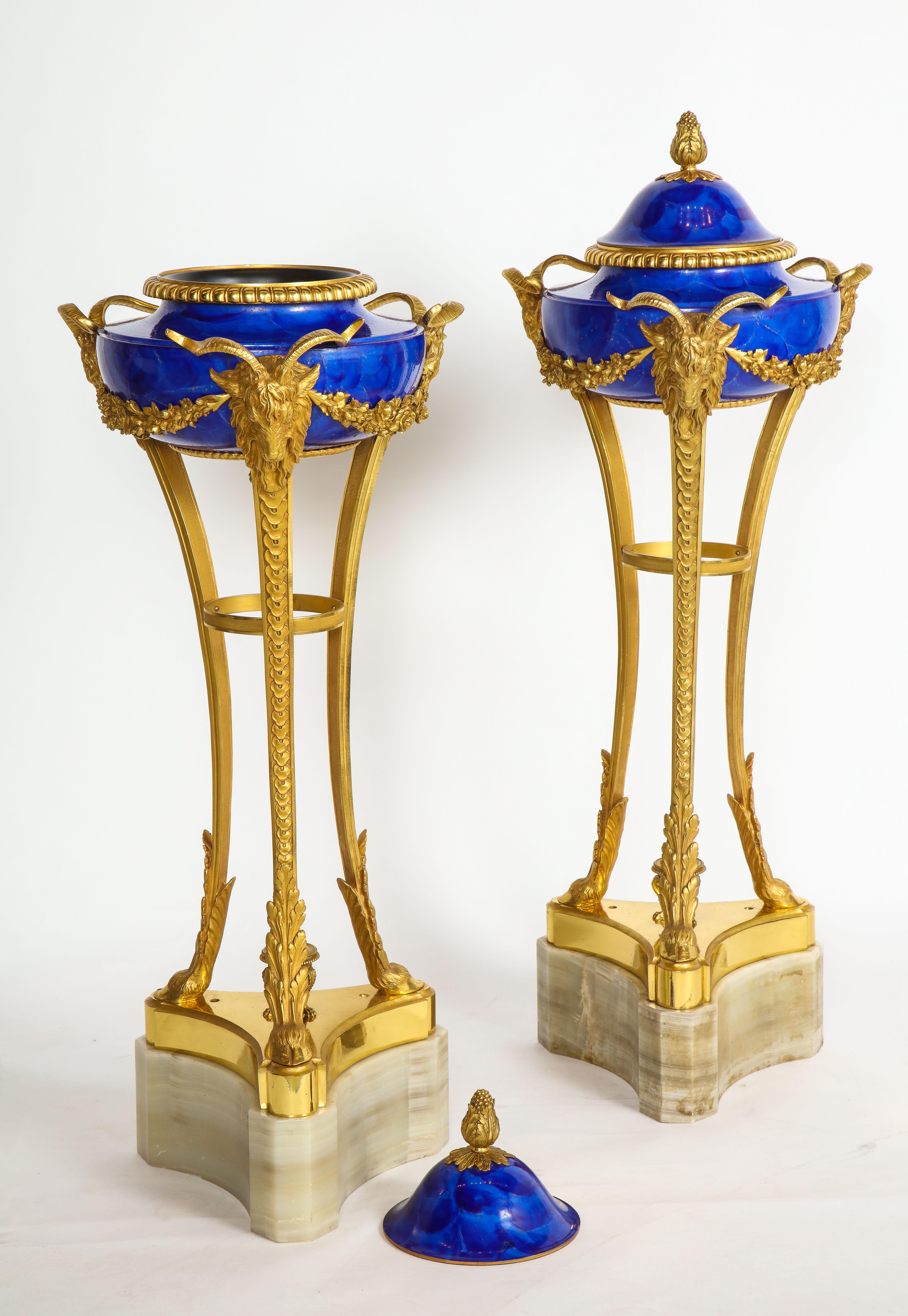 Pr Louis XVI Stil Dore Bronze Mtd Faux Lapis Lazuli Sevres Athenians/Cassoulets im Zustand „Gut“ im Angebot in New York, NY