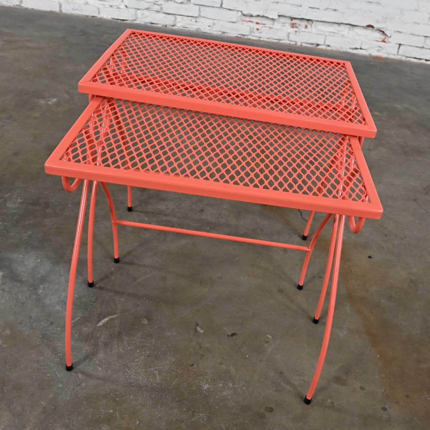 Pr MCM Coral Painted Outdoor Nesting Side Tables Metal Wire & Expanded Metal Top For Sale 3