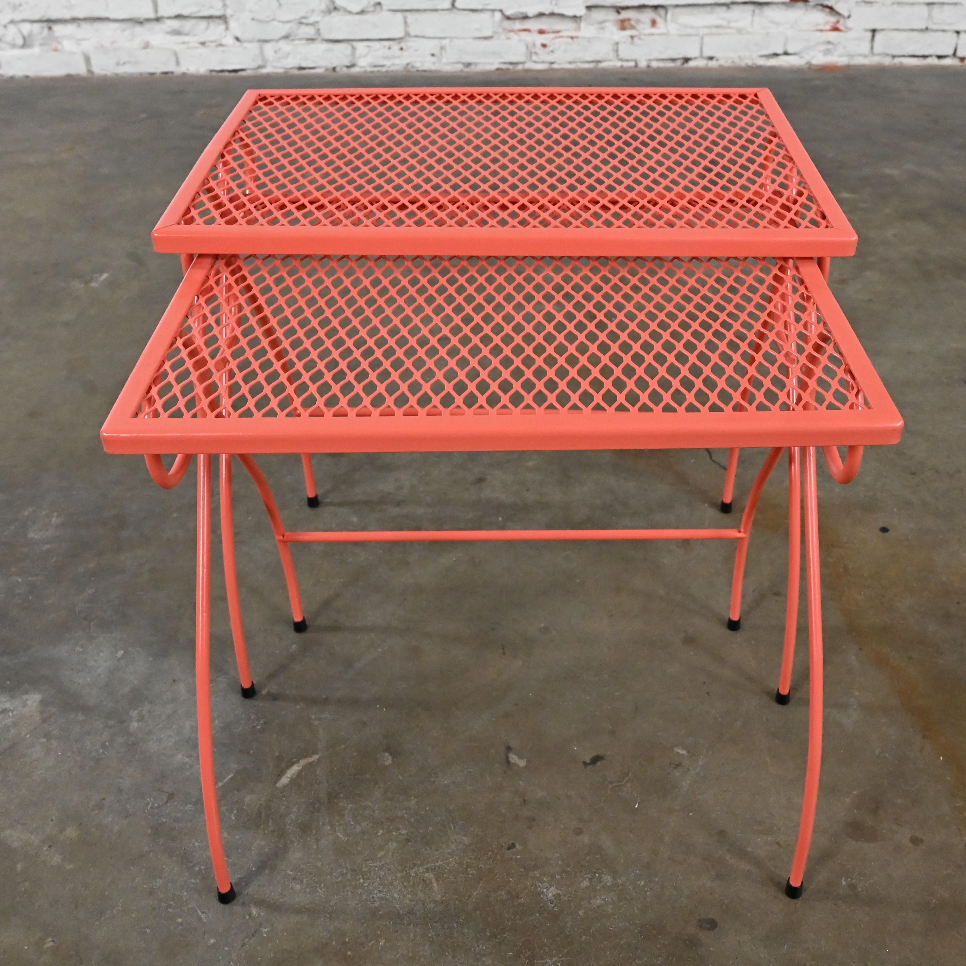 Pr MCM Coral Painted Outdoor Nesting Side Tables Metal Wire & Expanded Metal Top For Sale 5