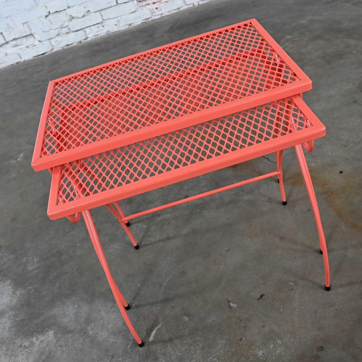 Pr MCM Coral Painted Outdoor Nesting Side Tables Metal Wire & Expanded Metal Top For Sale 8