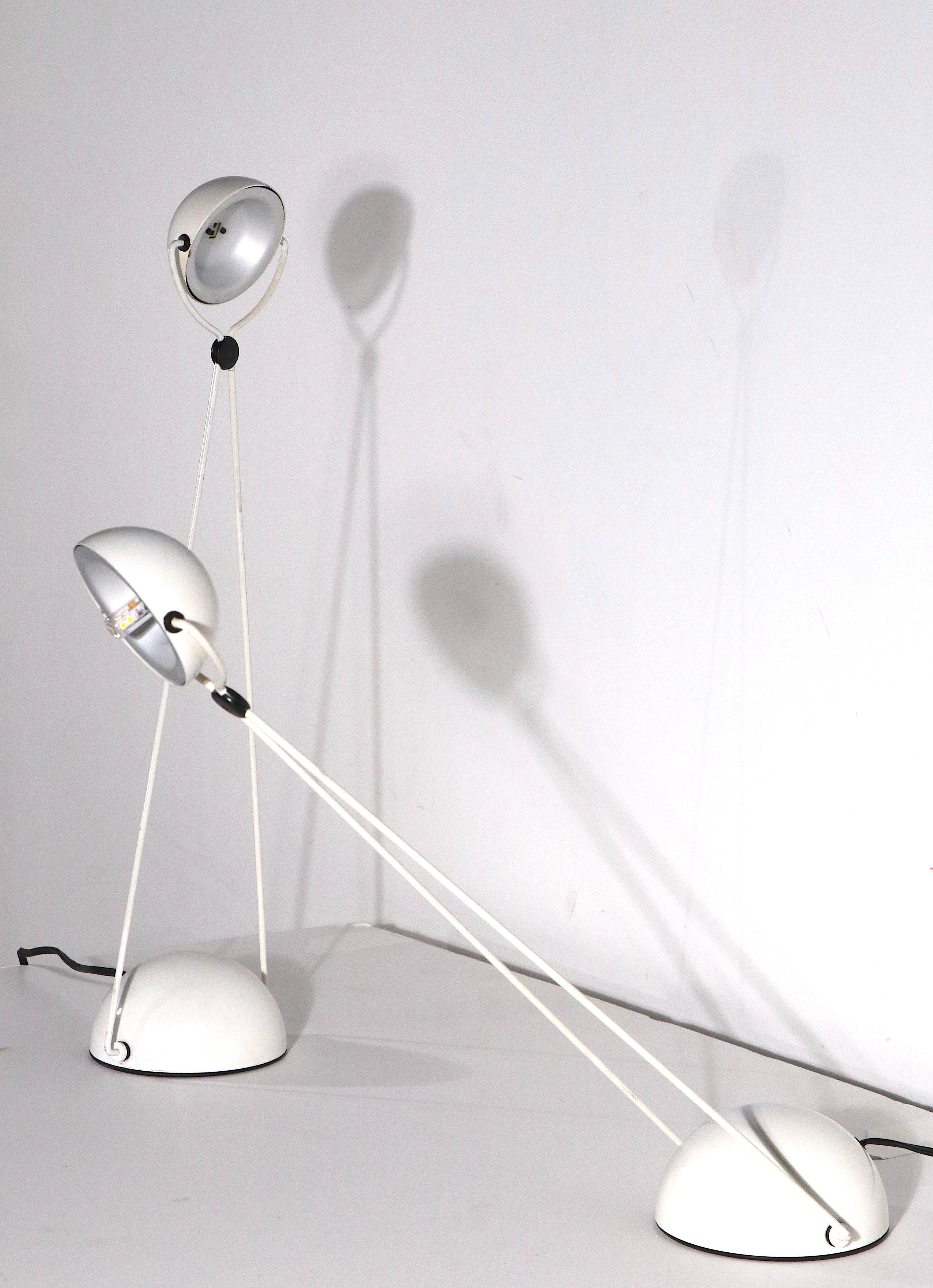 Lampes d'angle Poise en métal conçues par Stefano Cevoli et fabriquées à Milan, Italie, années 1980 Bon état - En vente à New York, NY
