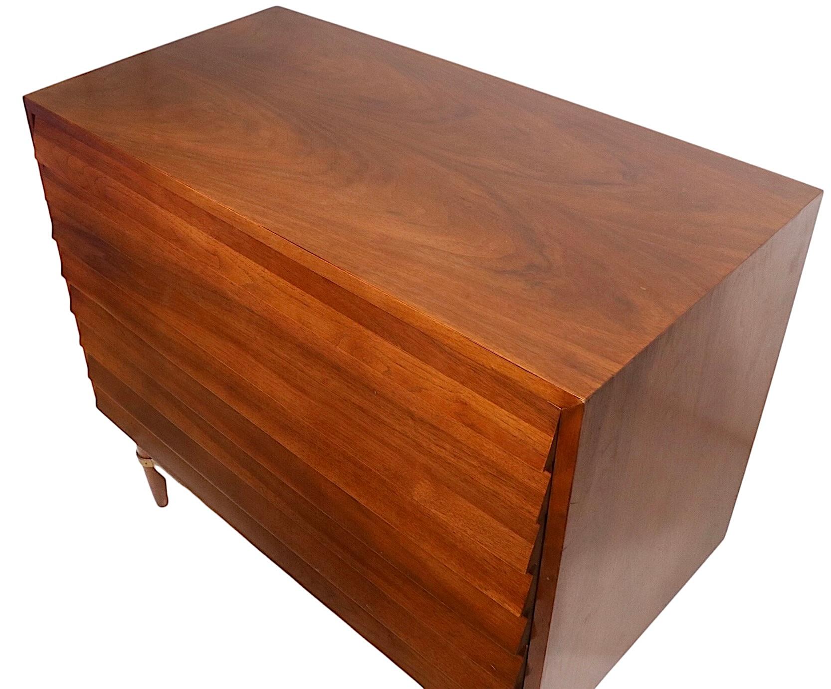 Pr. Mid Century American of Martinsville  Cassapanca Dania di Merton Gershun in vendita 11