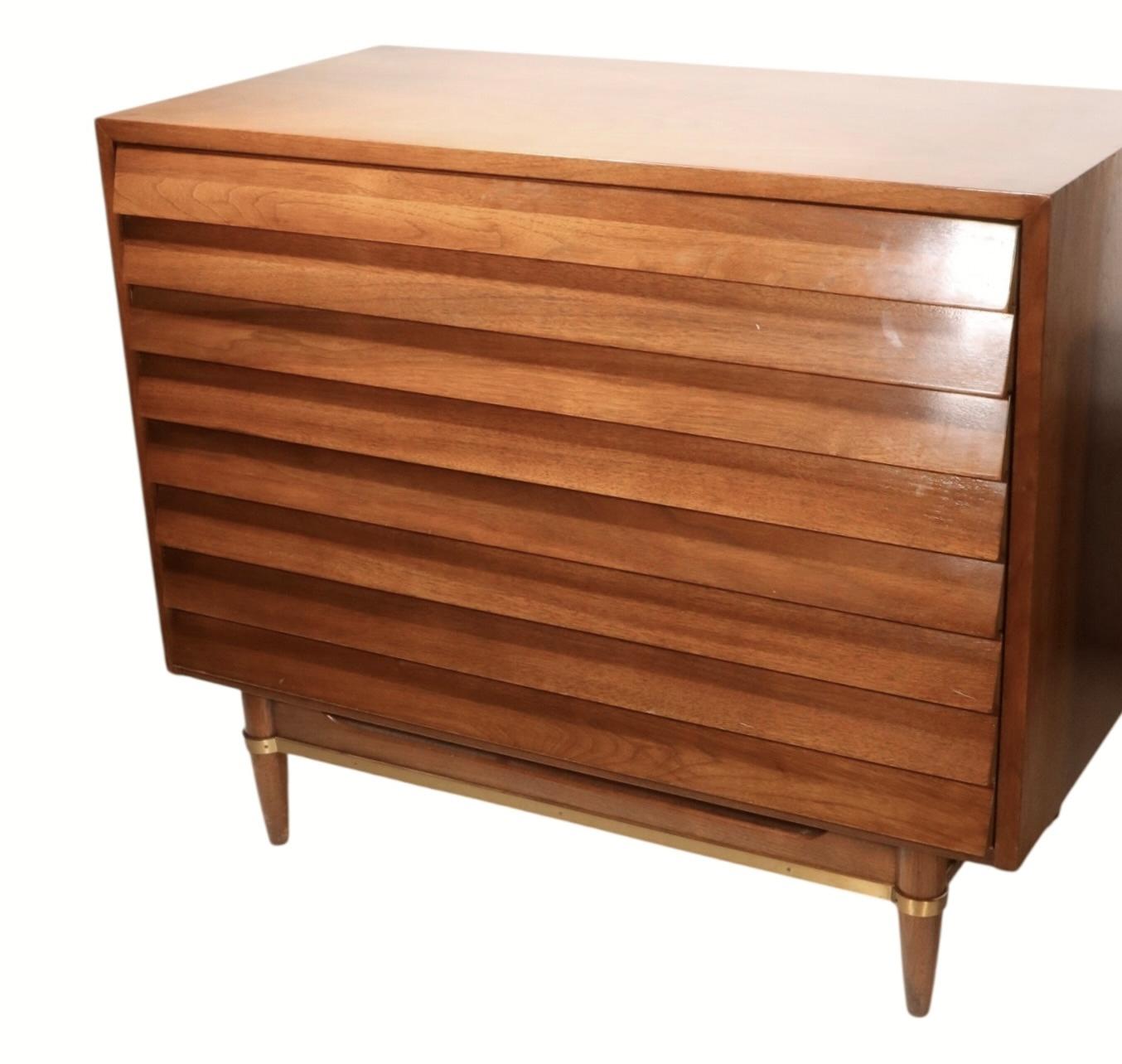 Pr. Mid Century American of Martinsville  Cassapanca Dania di Merton Gershun in vendita 13