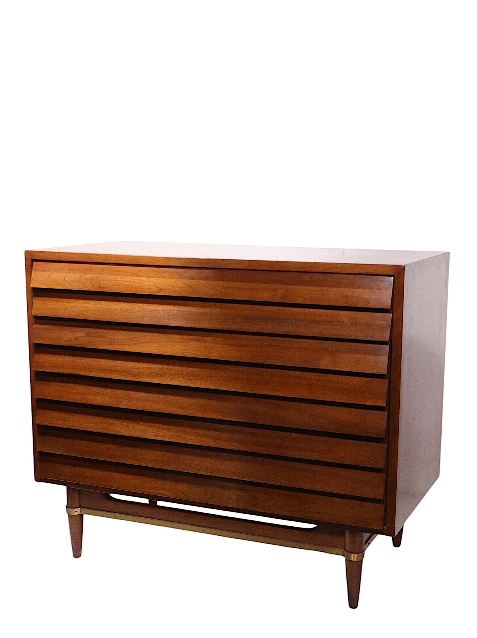 Ottone Pr. Mid Century American of Martinsville  Cassapanca Dania di Merton Gershun in vendita