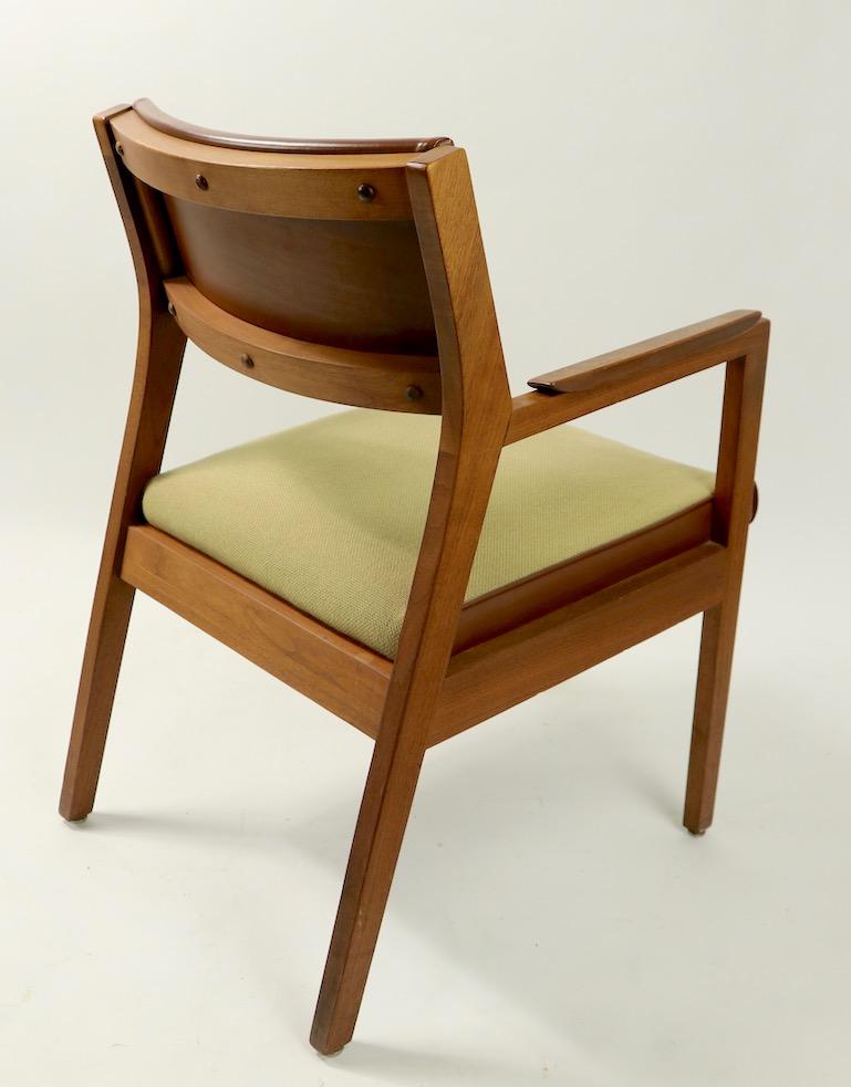 Pair of Mid Century  Armchairs by the ALMA Desk Company after Risom In Good Condition In New York, NY