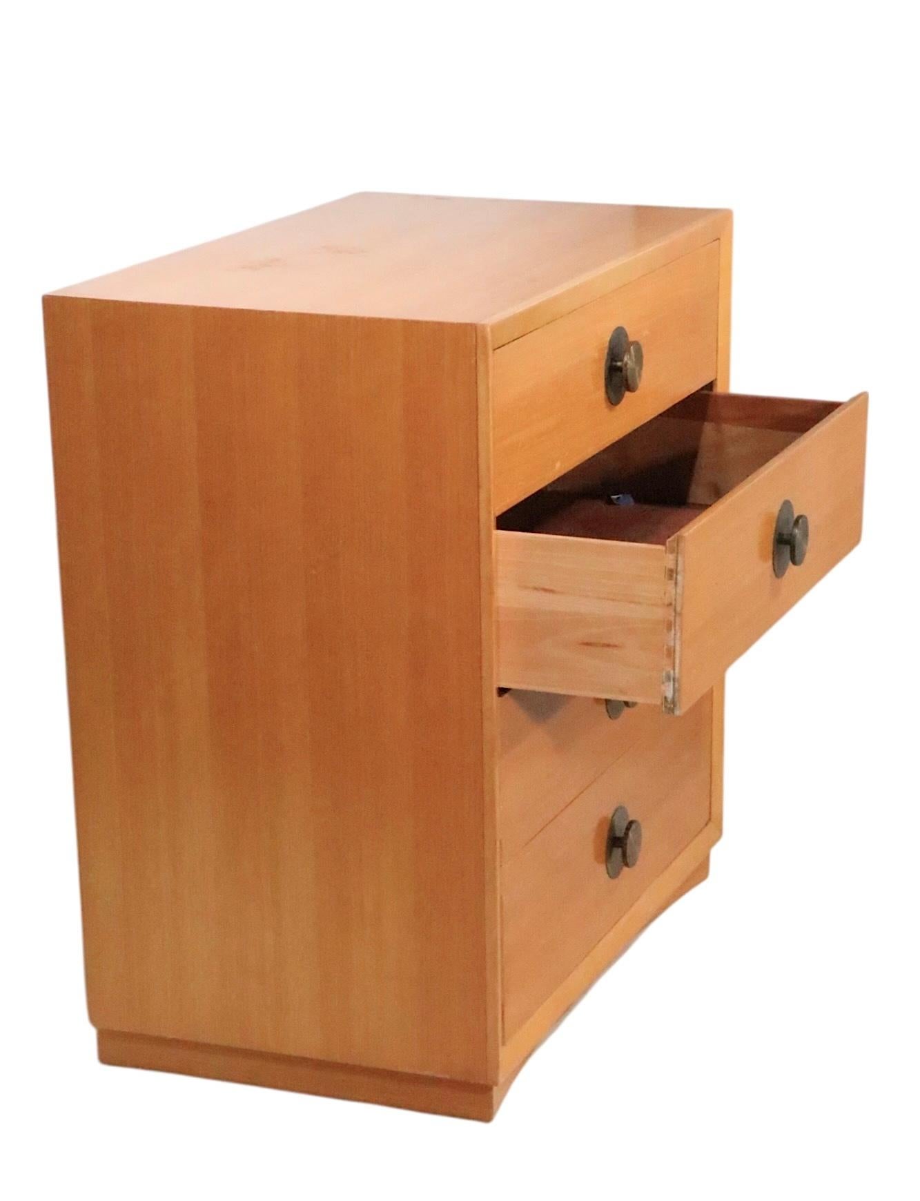 Mid-Century moderno Pr. Comò Bachelors di metà secolo di Thomasville, anni '50 ca. in vendita